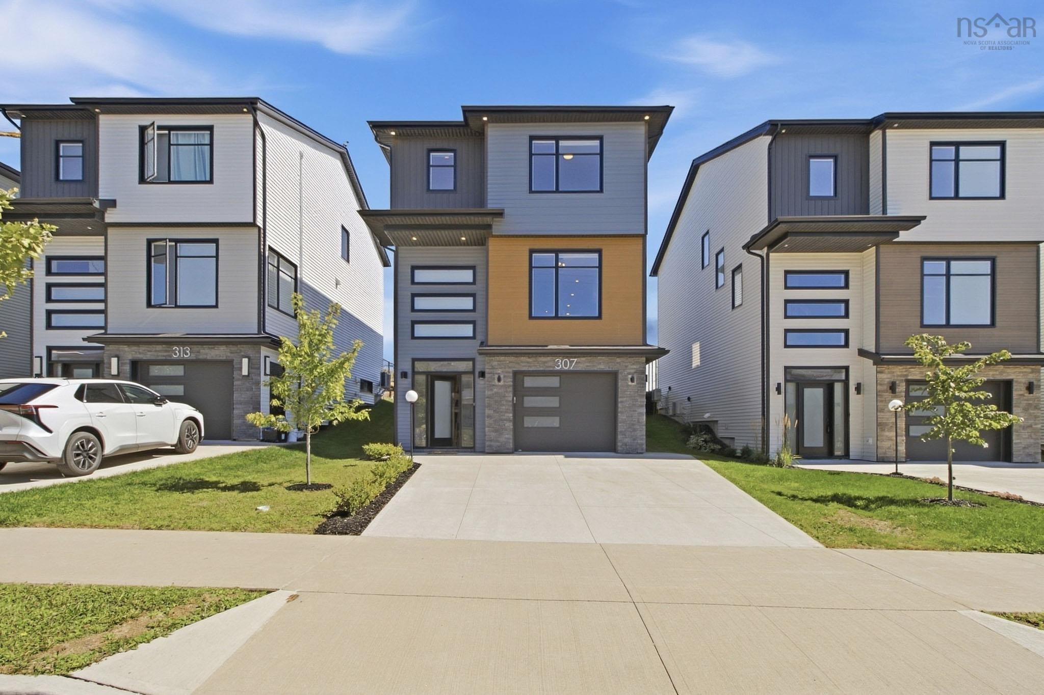 $814,900.00: 307 Marketway Lane, Timberlea