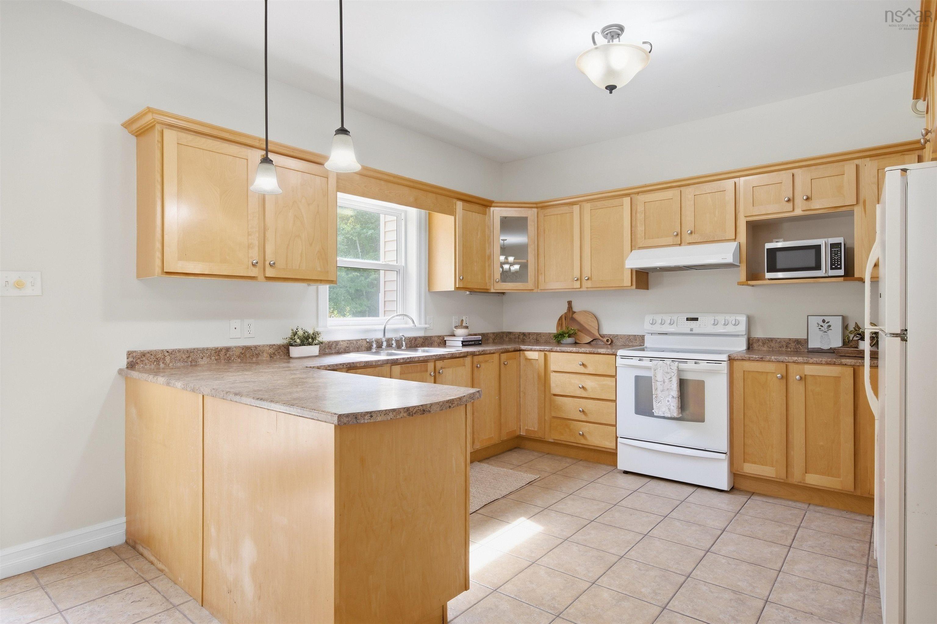 $585,000.00: 46 Southgate Drive, Bedford