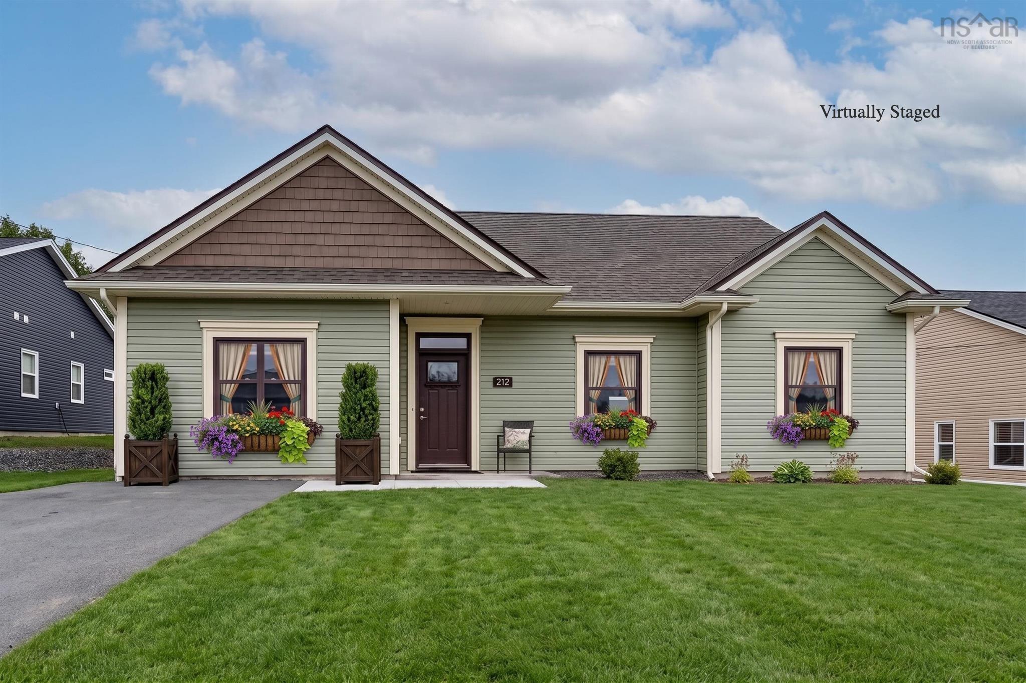 $499,000.00: 212 Adams Street, Lunenburg
