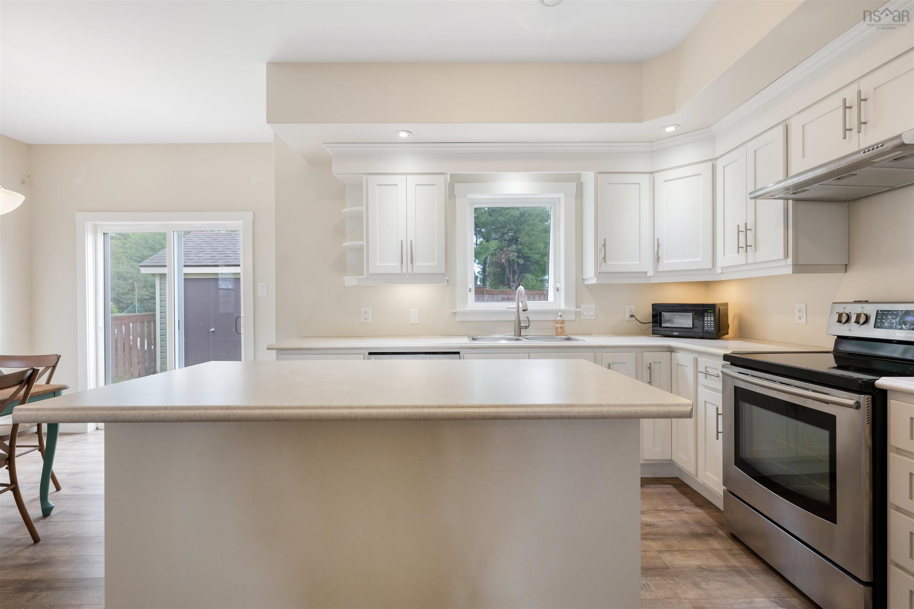 $499,000.00: 212 Adams Street, Lunenburg