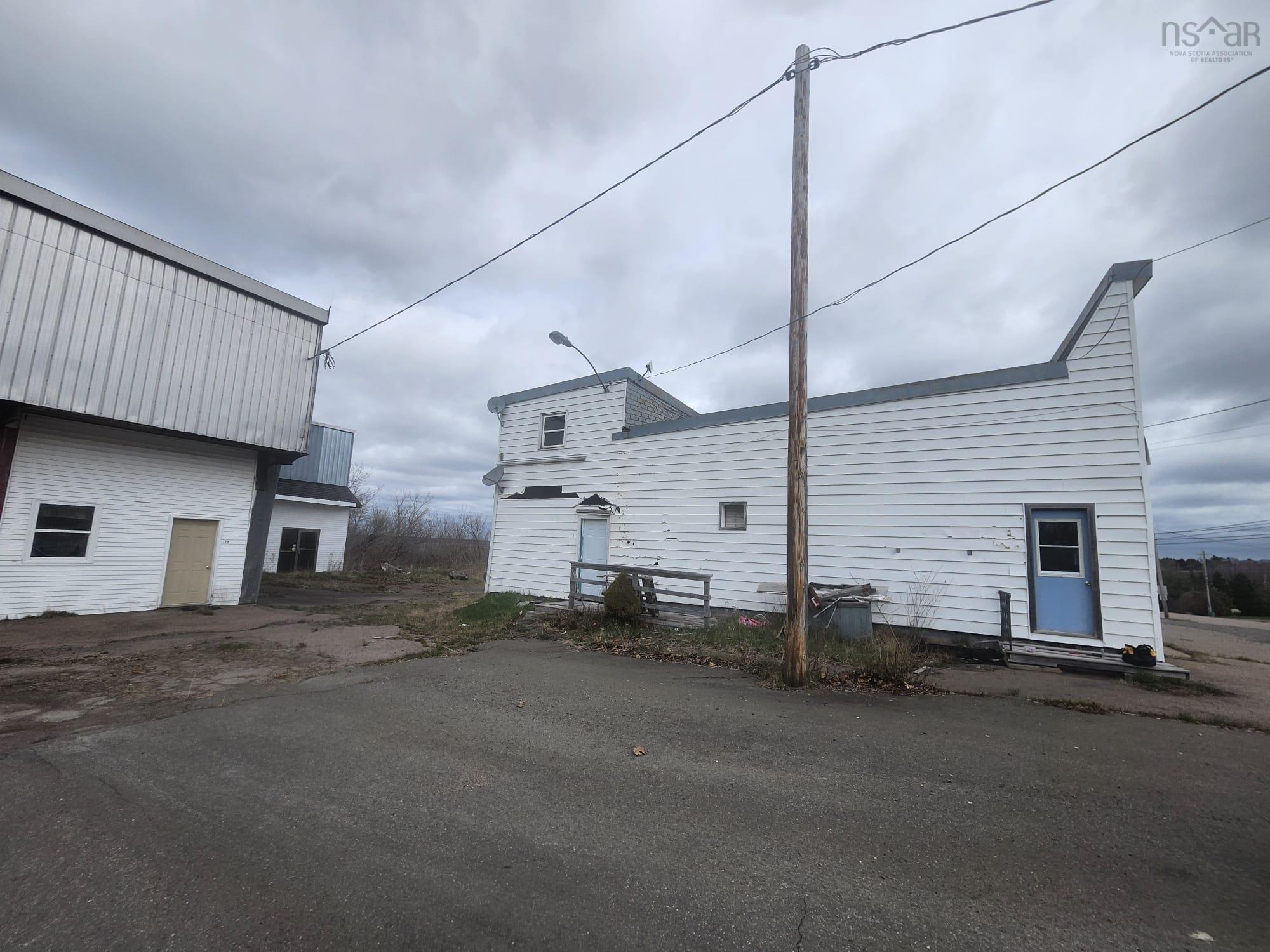$99,900.00: 331 HWY#6 Highway, East Amherst