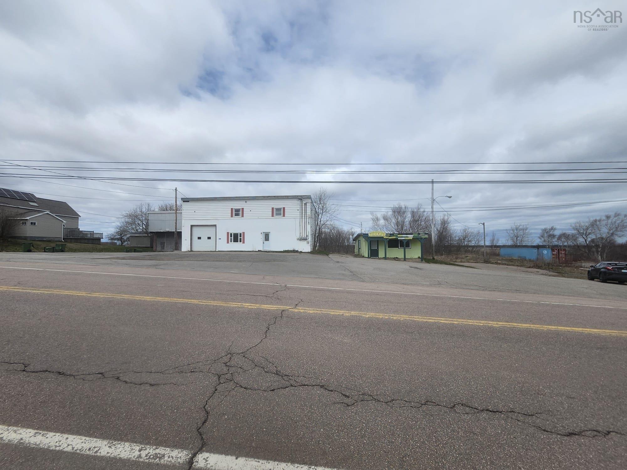 $99,900.00: 331 HWY#6 Highway, East Amherst