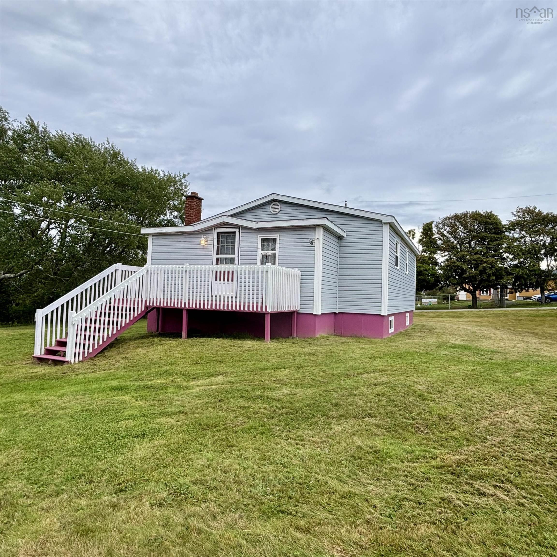 $165,000.00: 743 Maple Street, New Waterford