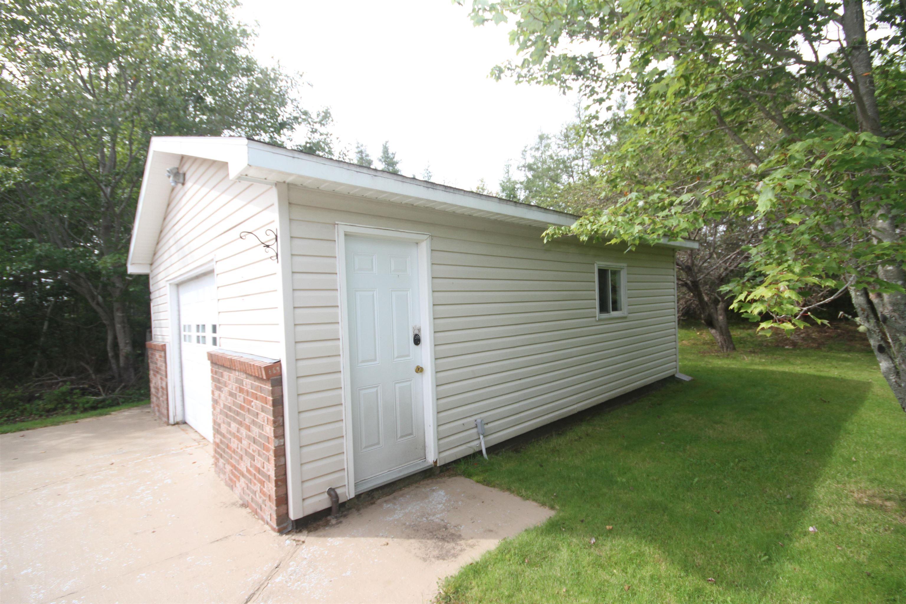 $339,900.00: 910 Highway 320, Lennox Passage