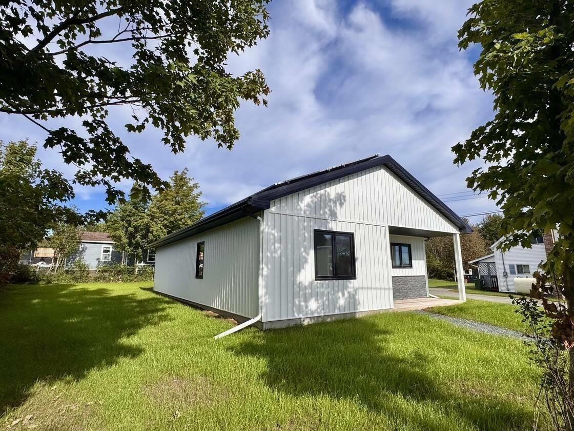 $349,500.00: 1722 N Main Street, Westville