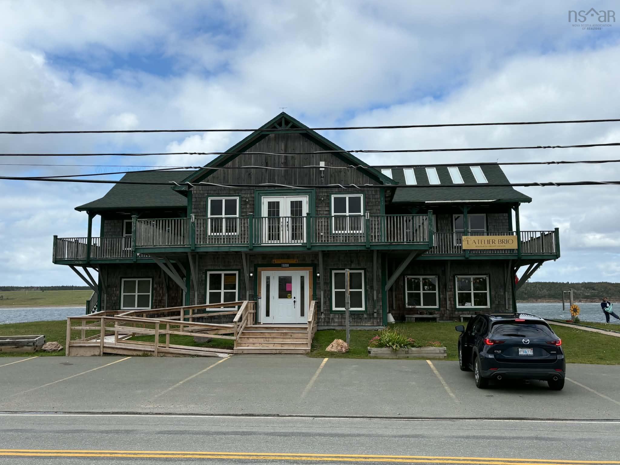 $650,000.00: 15359 Cabot Trail, Chéticamp