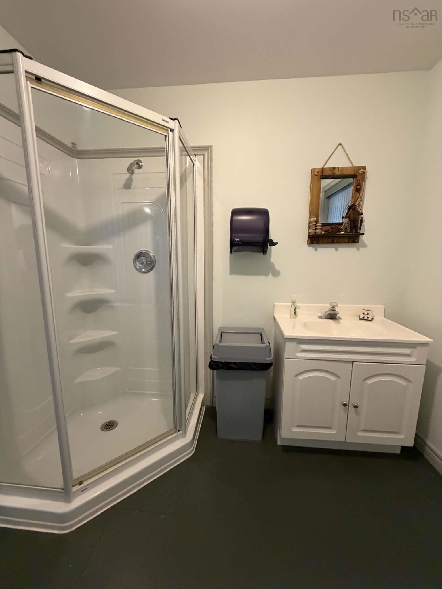 $650,000.00: 15359 Cabot Trail, Chéticamp