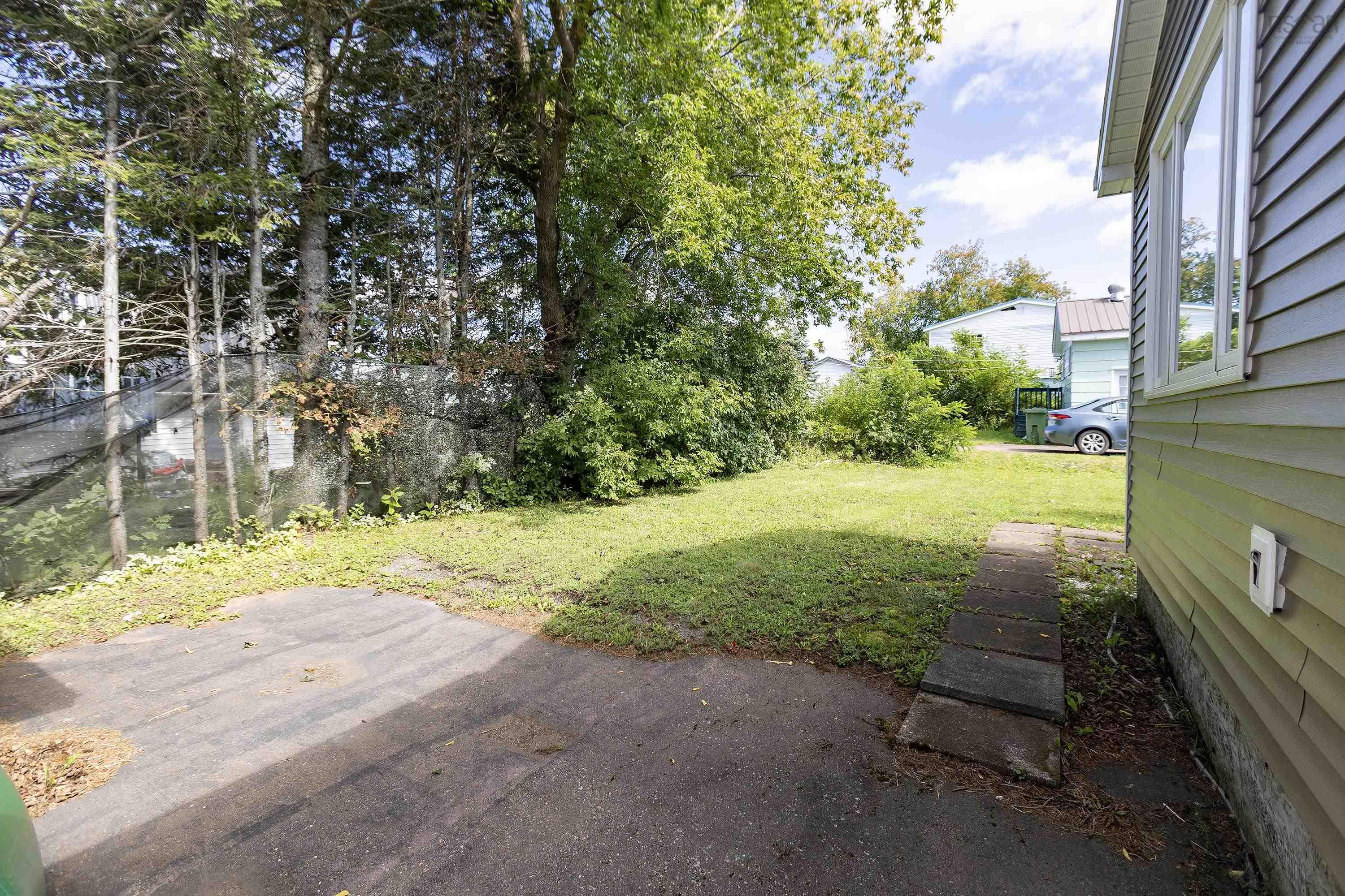 $259,900.00: 52 Queen Street, Springhill