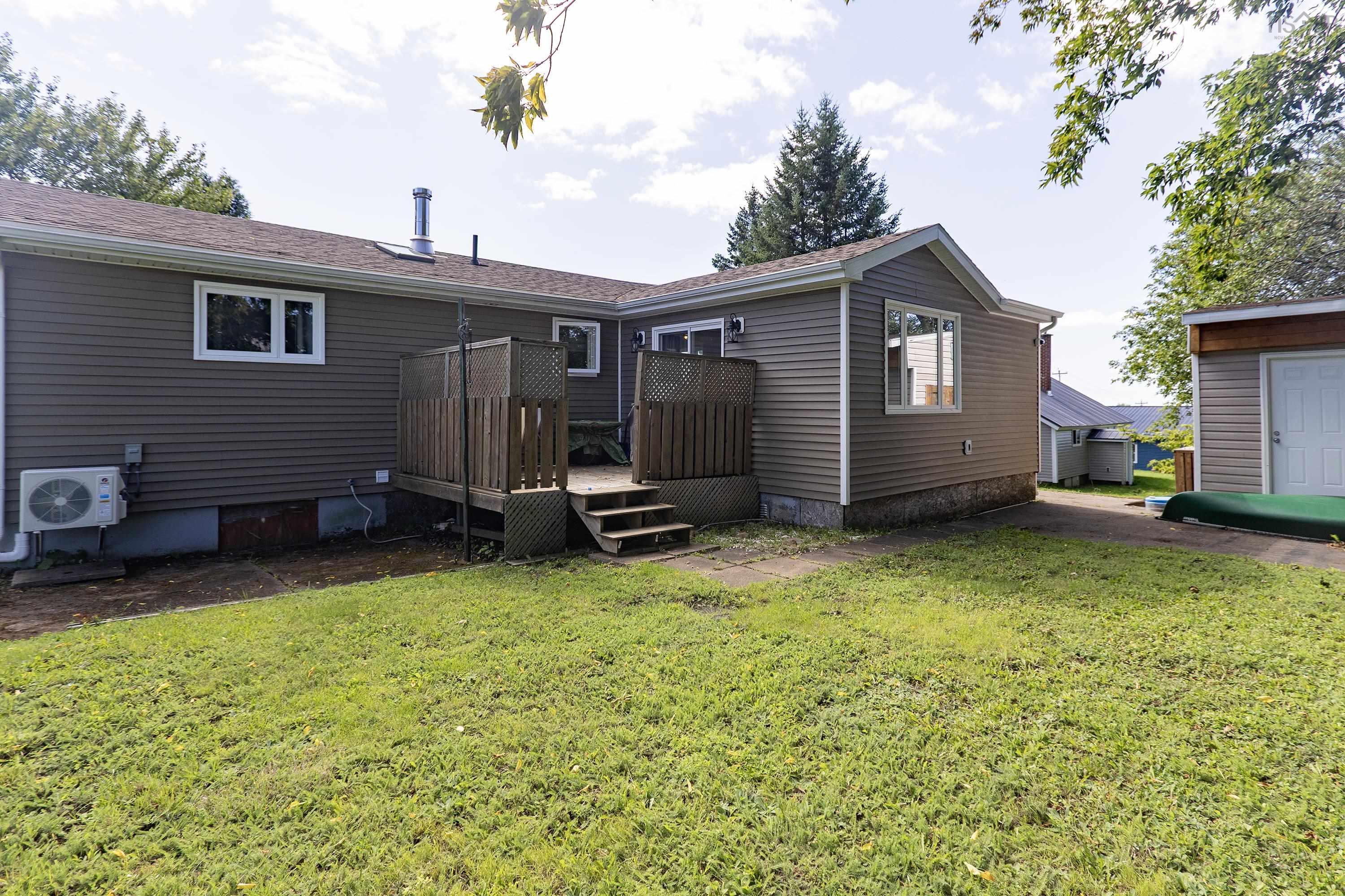 $259,900.00: 52 Queen Street, Springhill