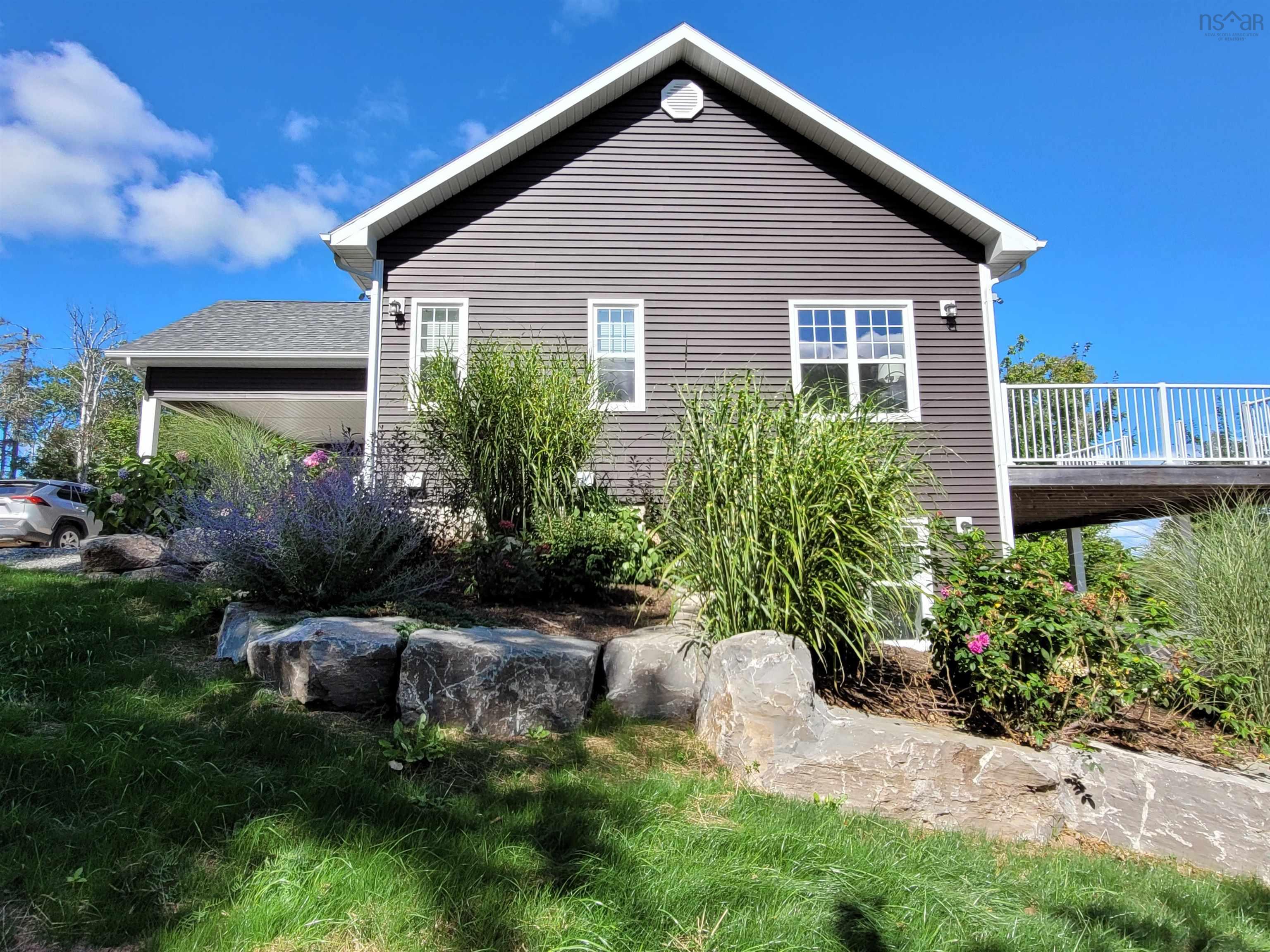 $1,395,000.00: 7548 Marble Mountain Road, Malagawatch