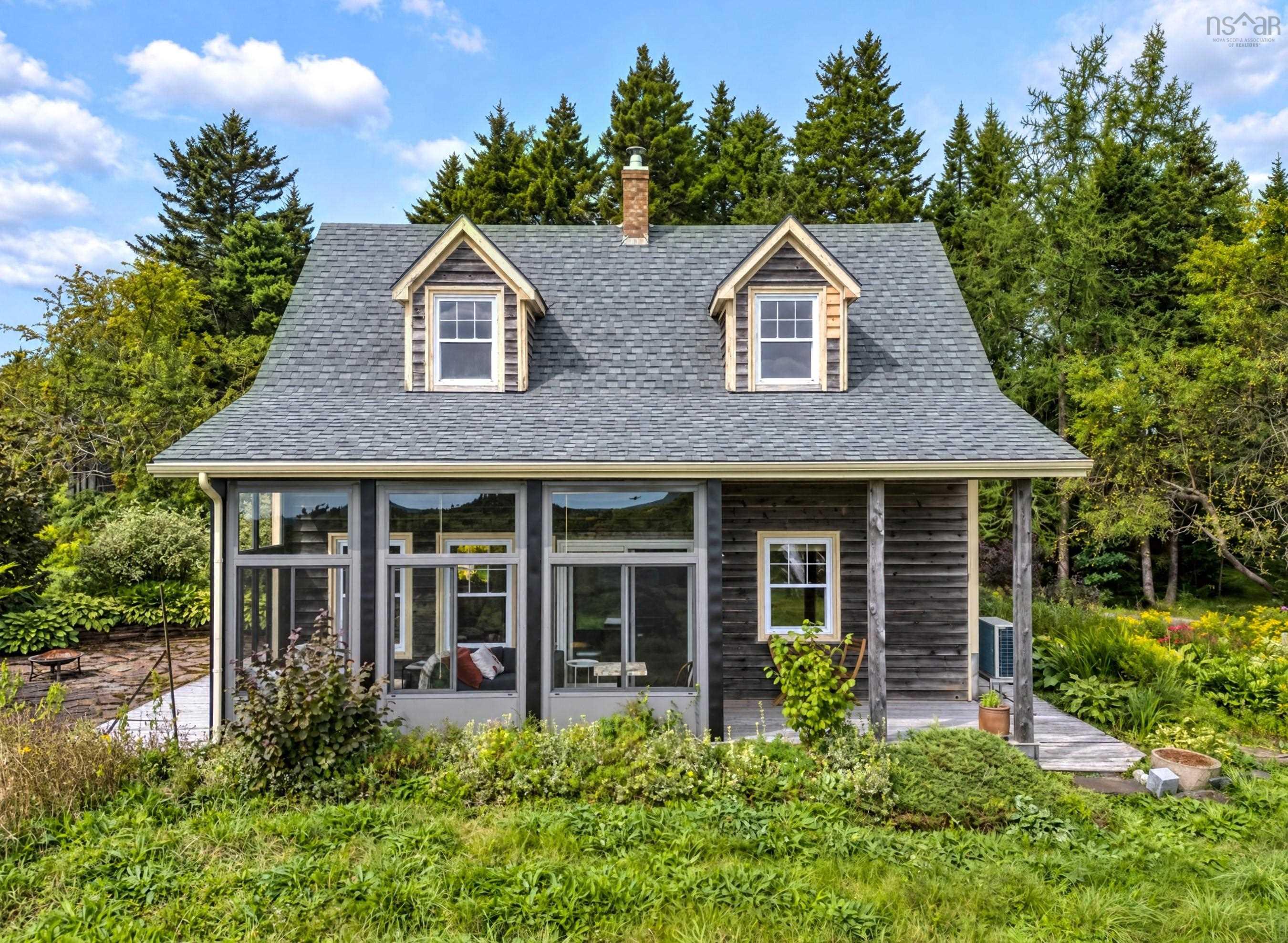 $685,000.00: 1690 New Cumberland Road, Pleasantville