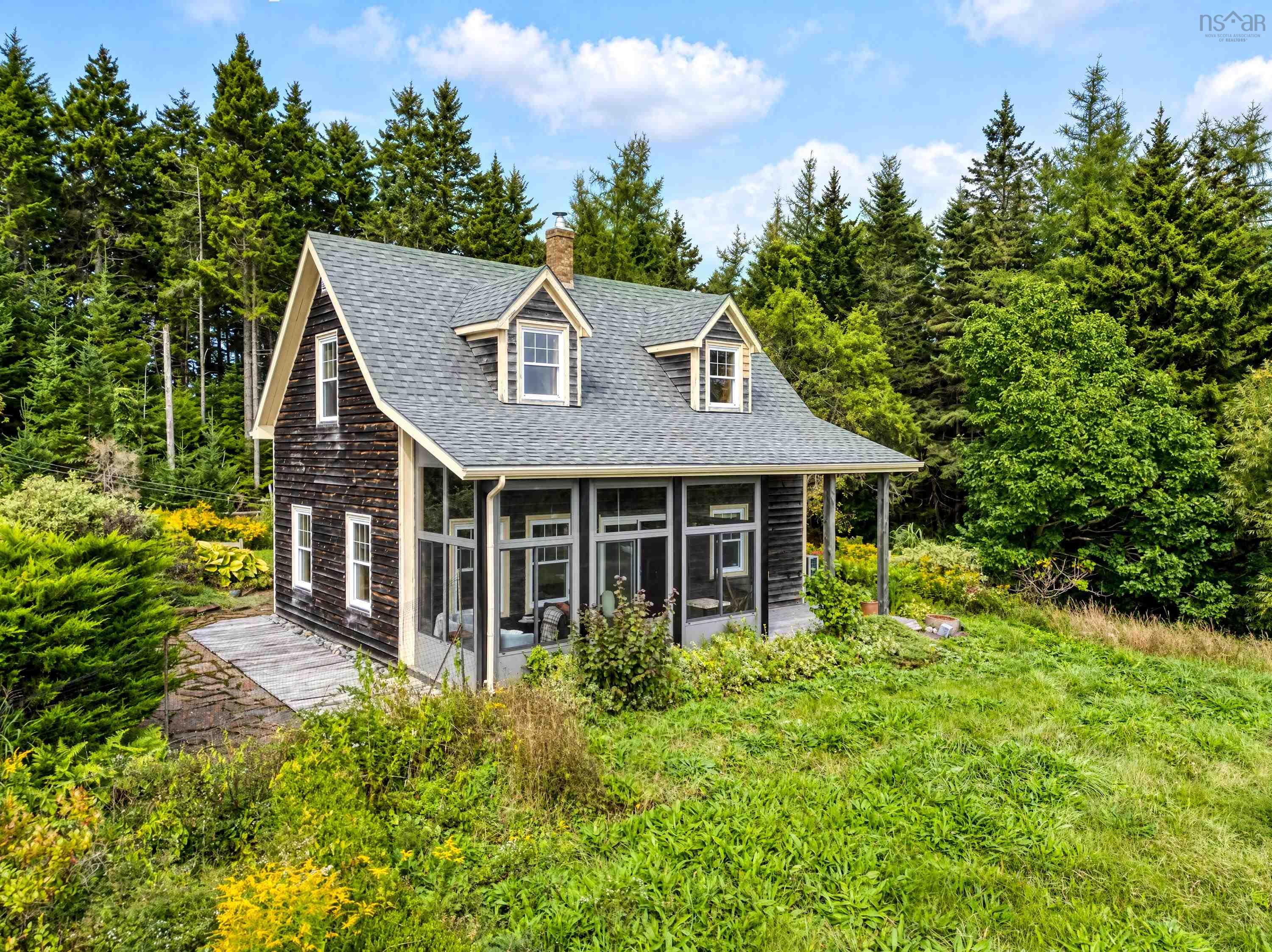 $685,000.00: 1690 New Cumberland Road, Pleasantville
