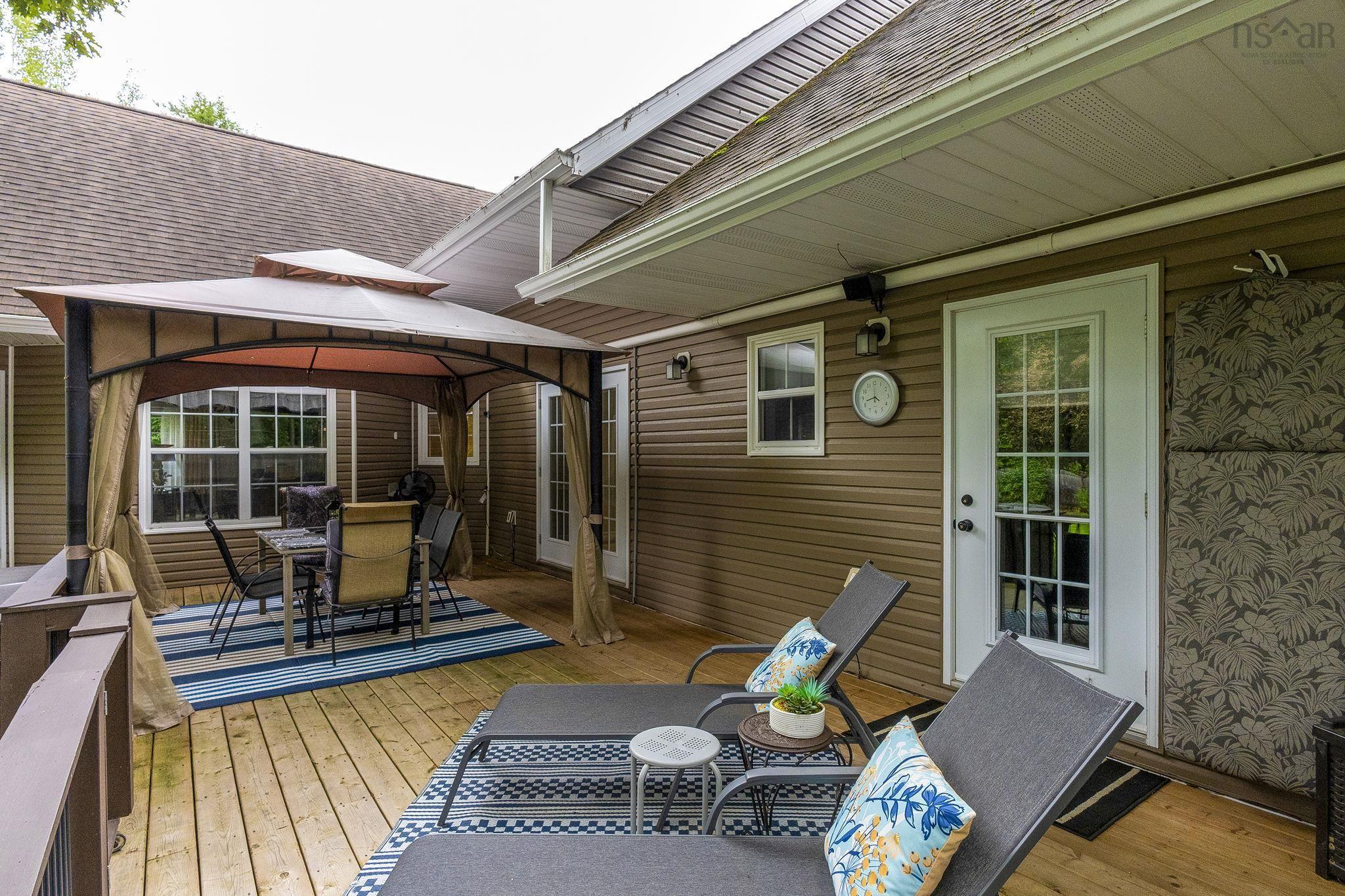 $899,000.00: 1460 Bridge Street, Kingston