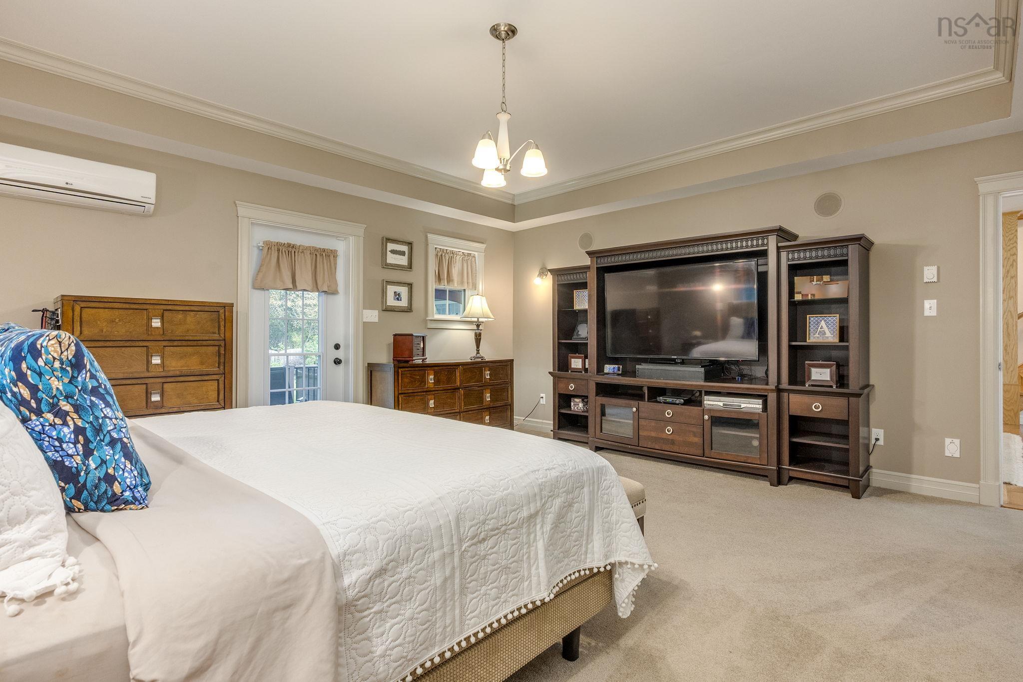 $899,000.00: 1460 Bridge Street, Kingston