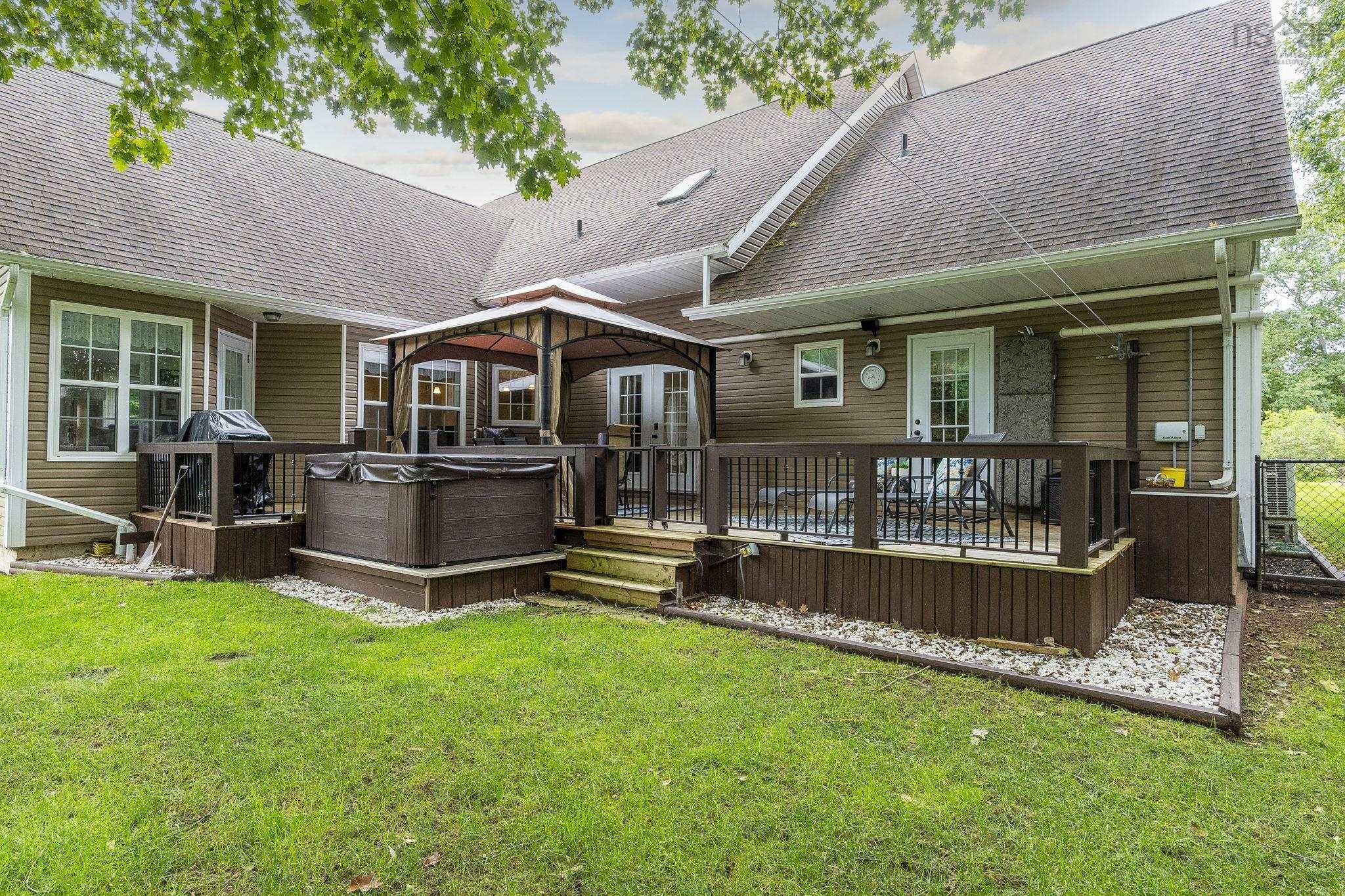 $899,000.00: 1460 Bridge Street, Kingston