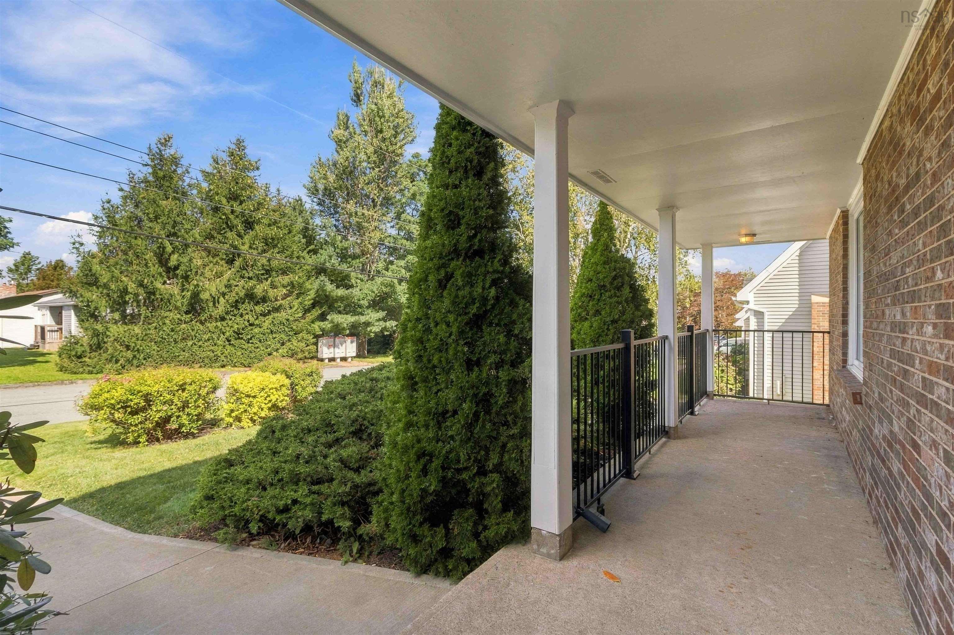 $779,900.00: 8 Banks Court, Dartmouth
