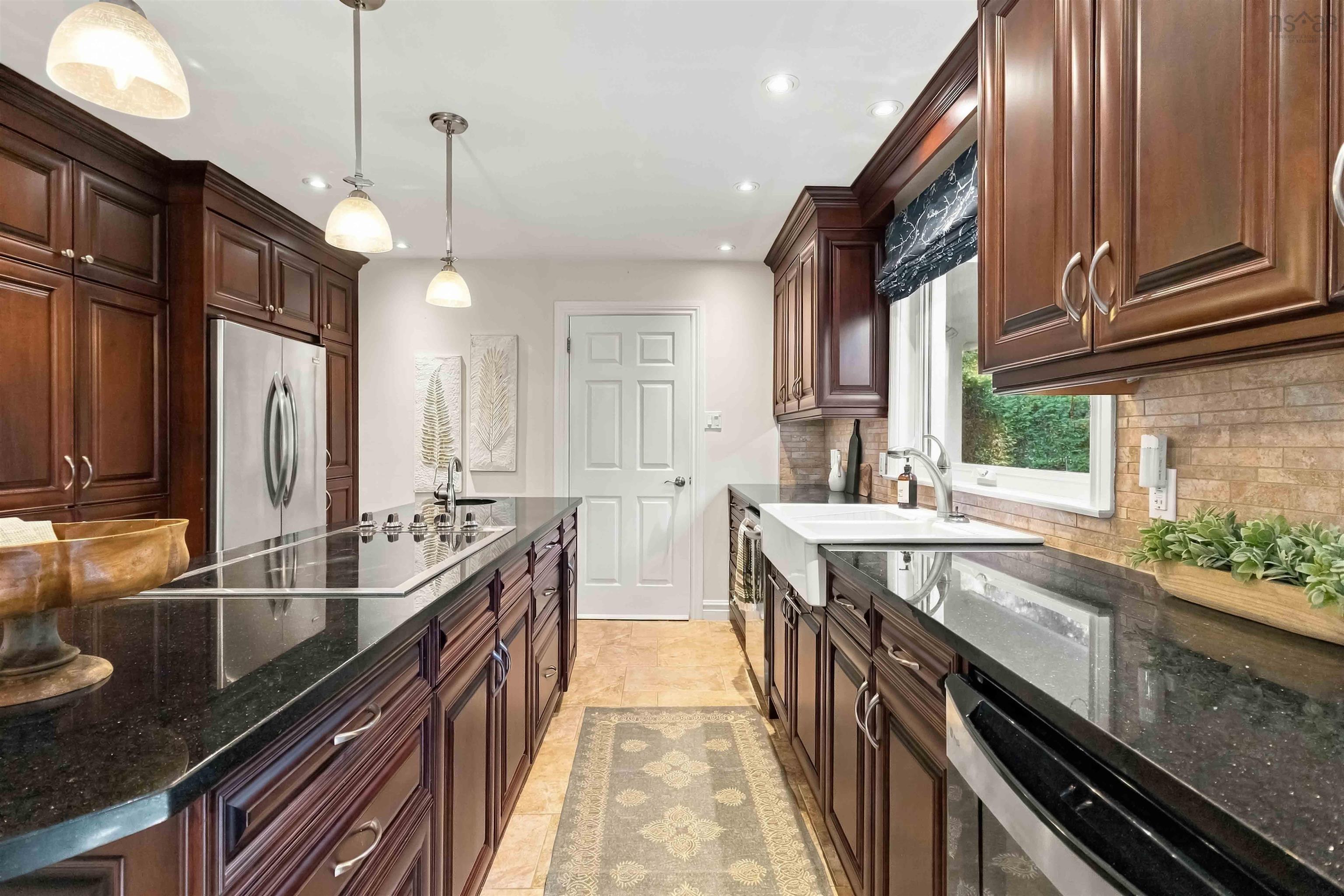 $779,900.00: 8 Banks Court, Dartmouth
