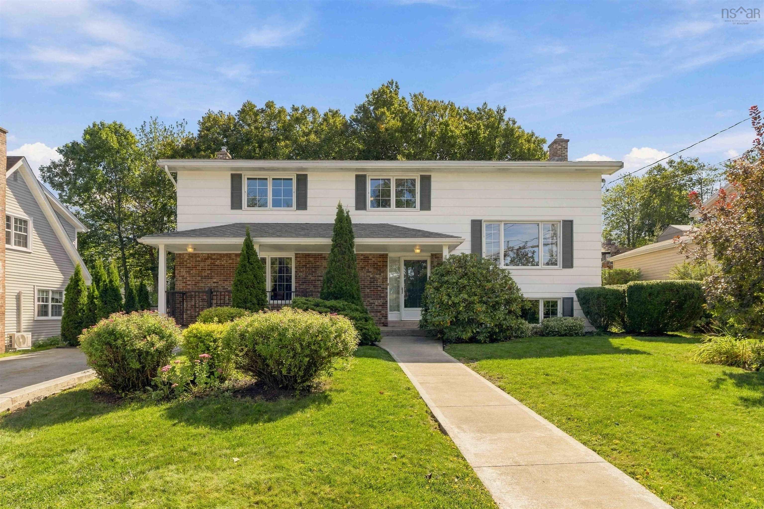 $779,900.00: 8 Banks Court, Dartmouth