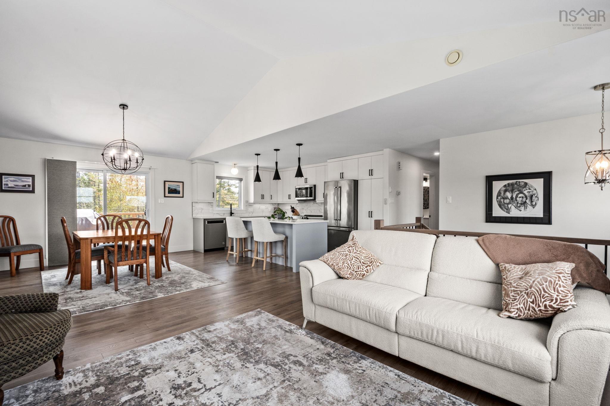 $743,000.00: 115 Hargrove Lane, Whites Lake