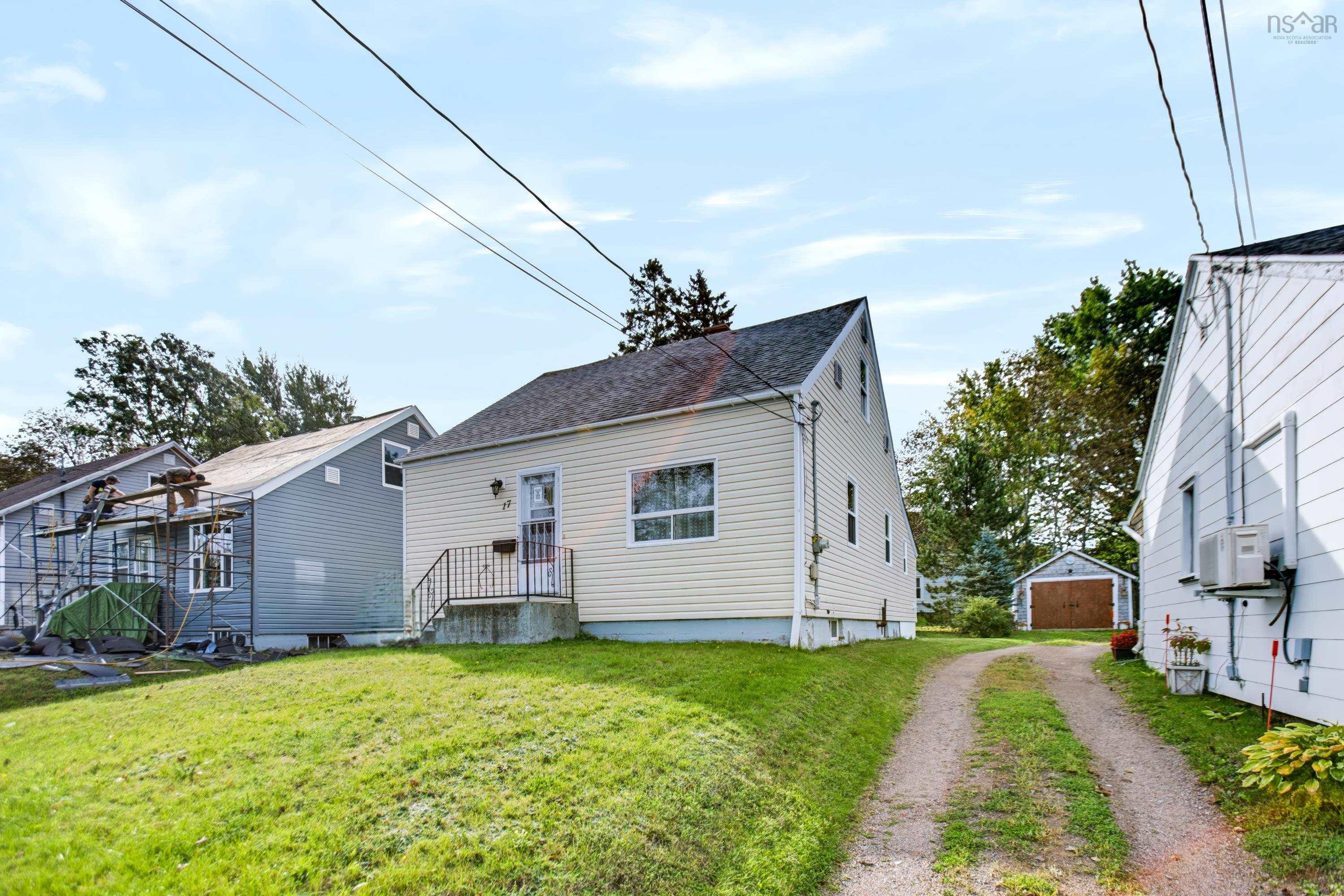 $239,900.00: 17 East Pleasant Street, Amherst