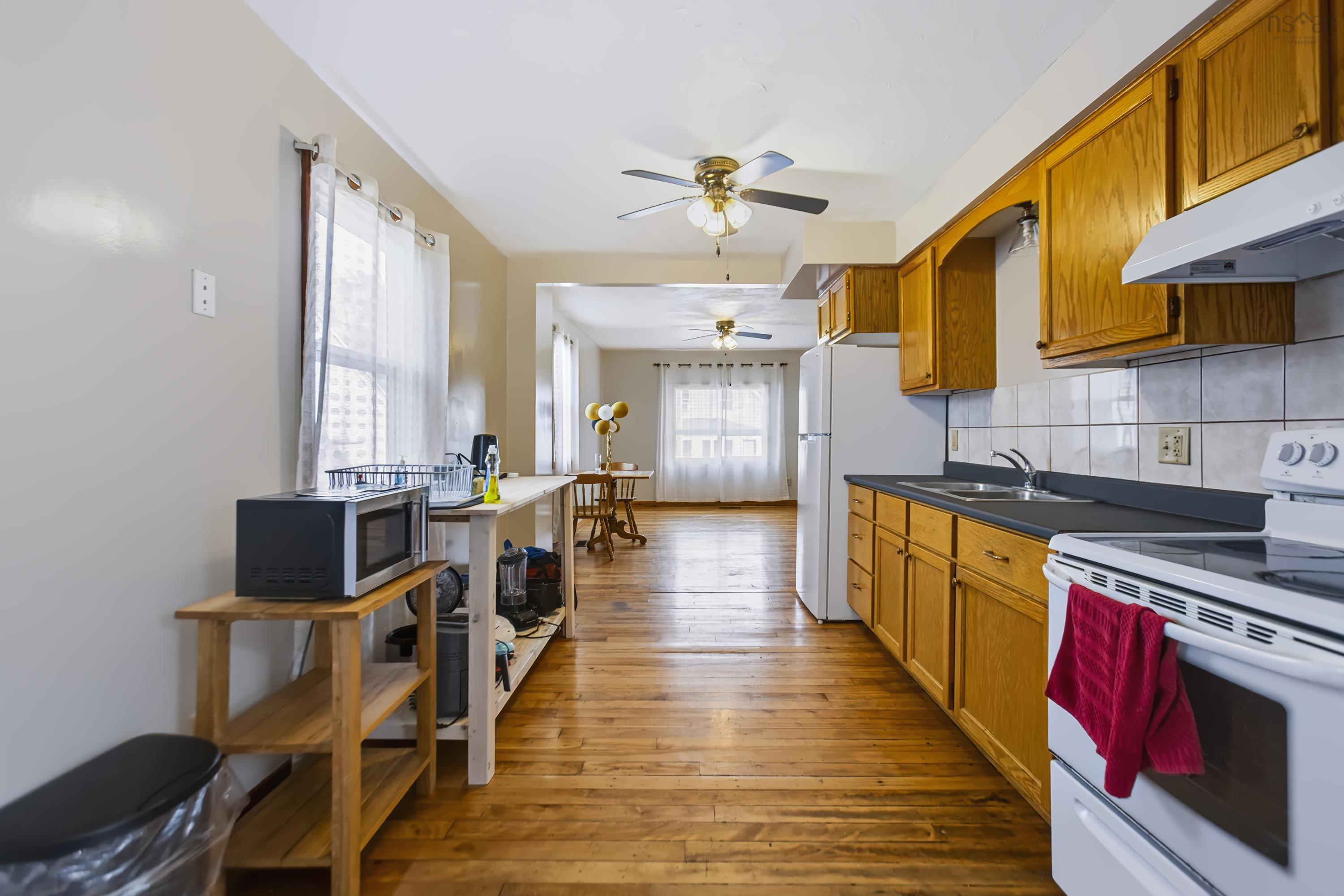 $239,900.00: 17 East Pleasant Street, Amherst