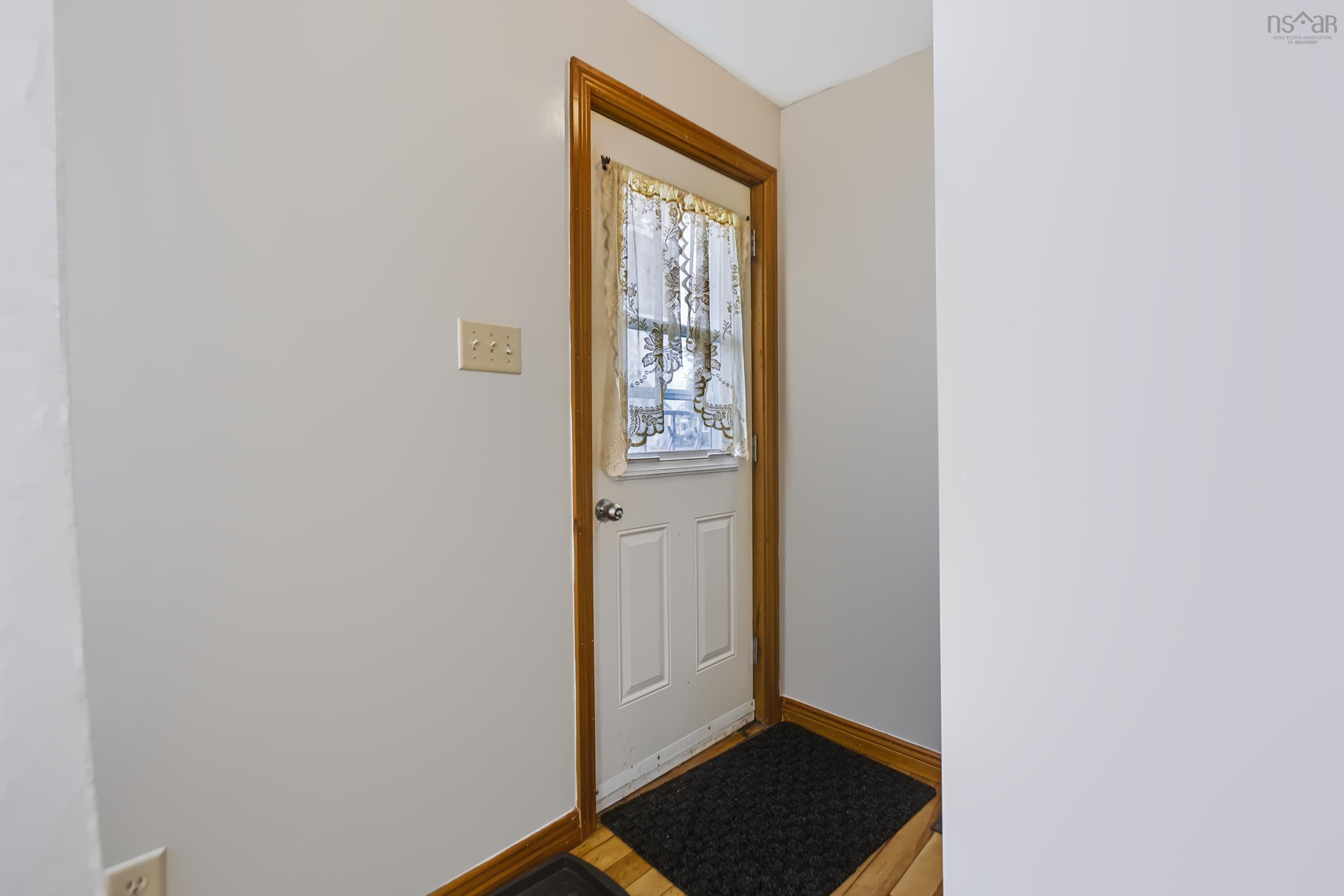 $239,900.00: 17 East Pleasant Street, Amherst