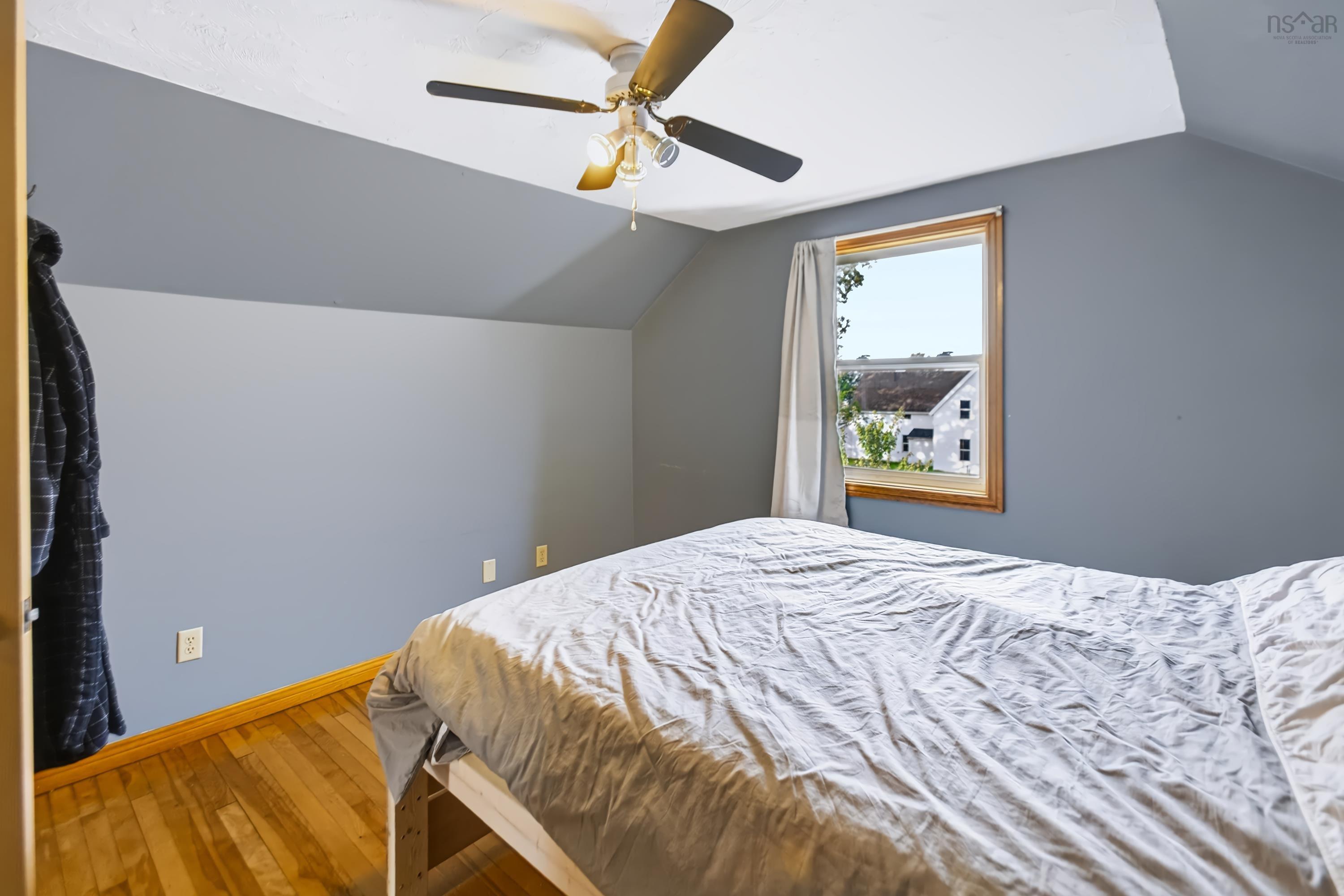 $239,900.00: 17 East Pleasant Street, Amherst