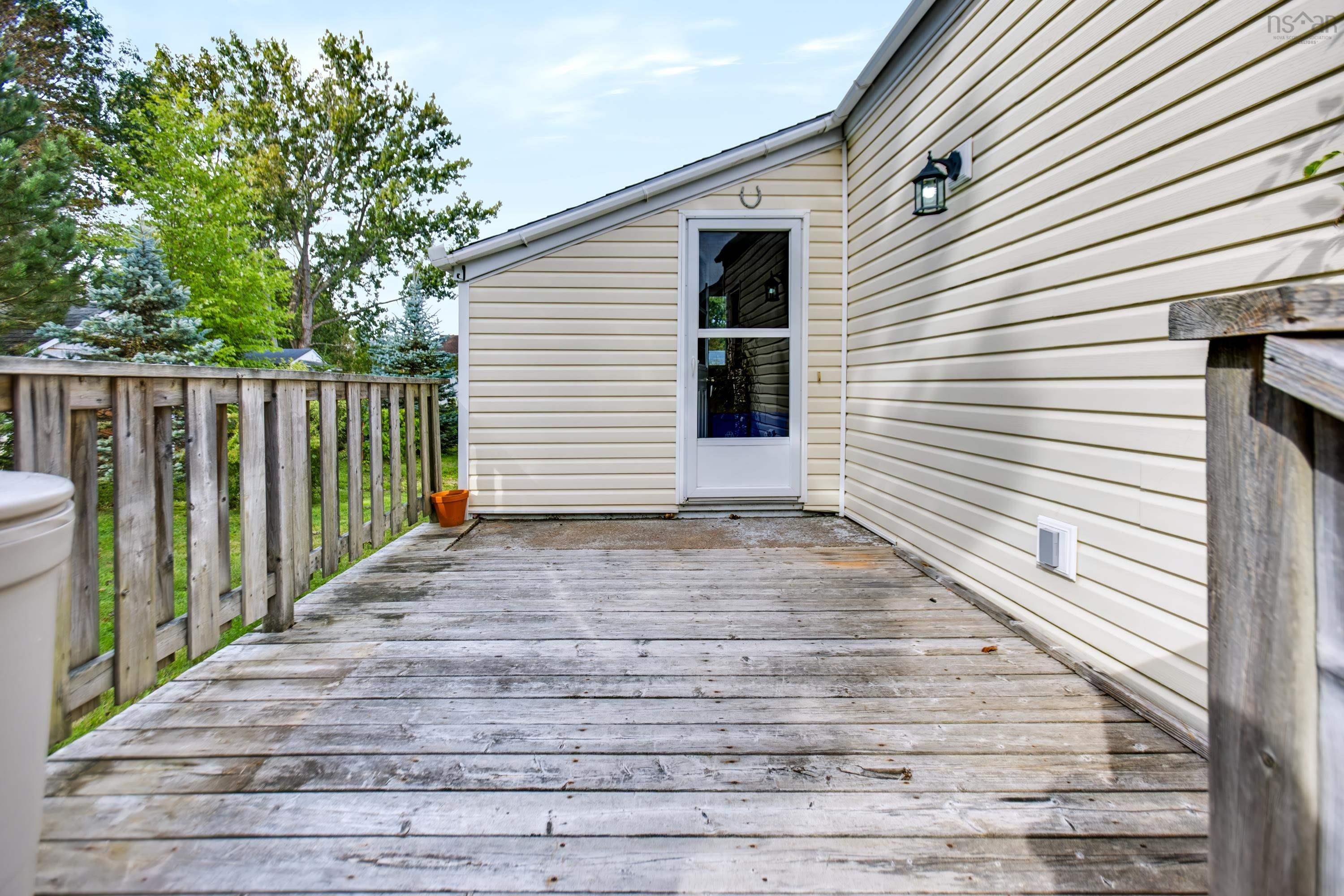 $239,900.00: 17 East Pleasant Street, Amherst