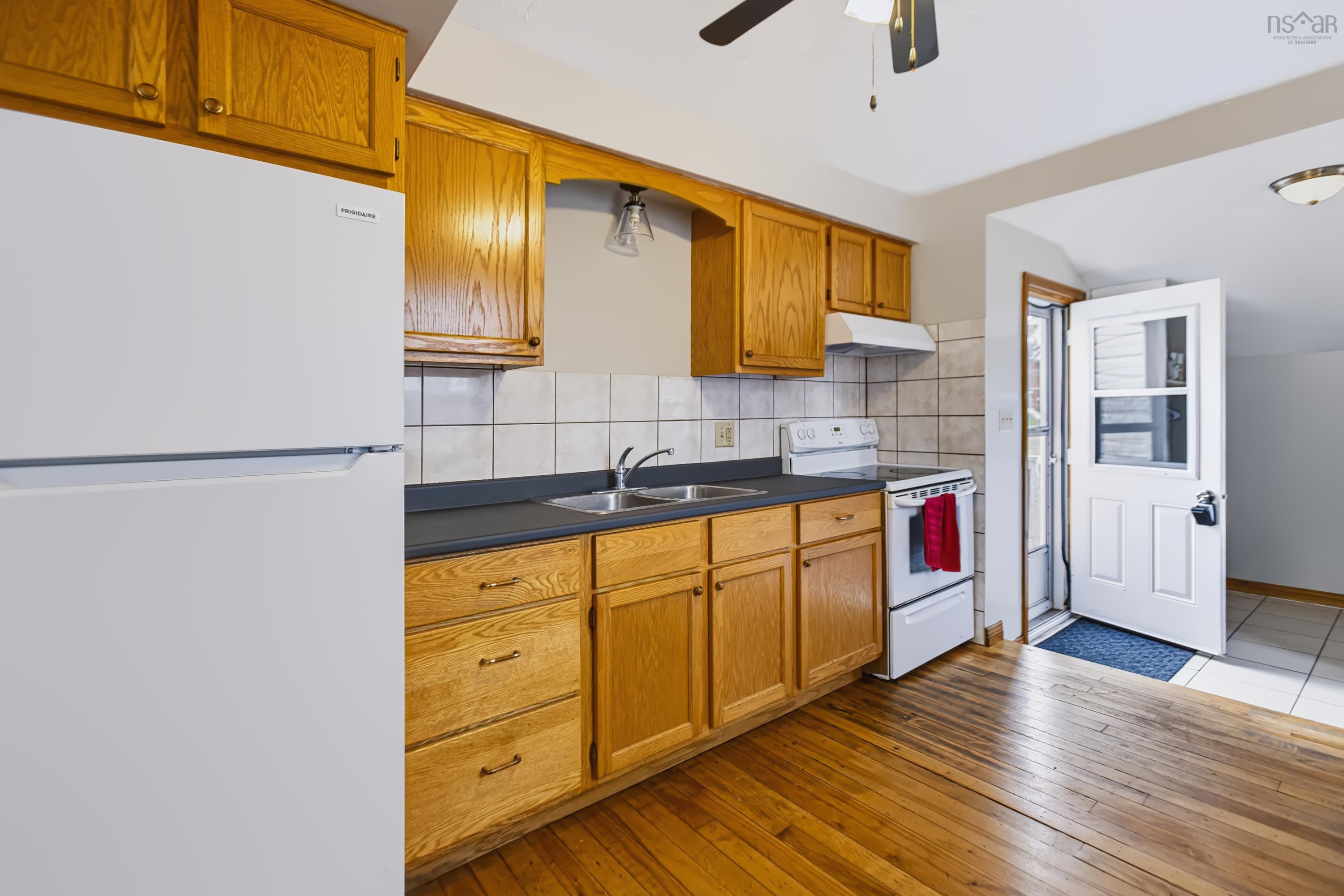 $239,900.00: 17 East Pleasant Street, Amherst
