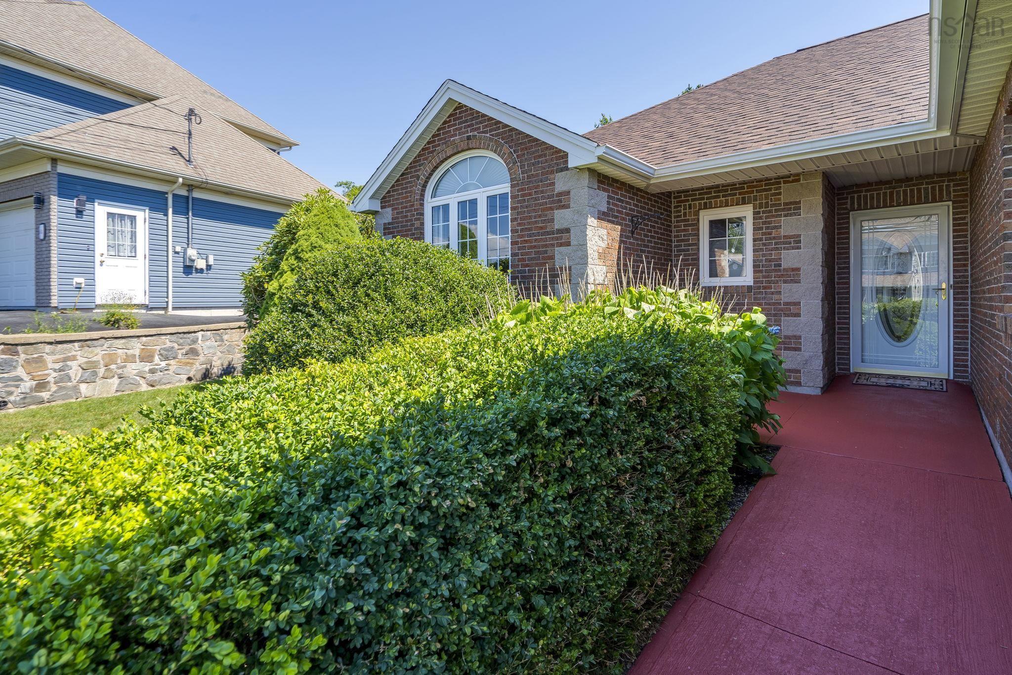 $699,900.00: 58 Longard Drive, Timberlea
