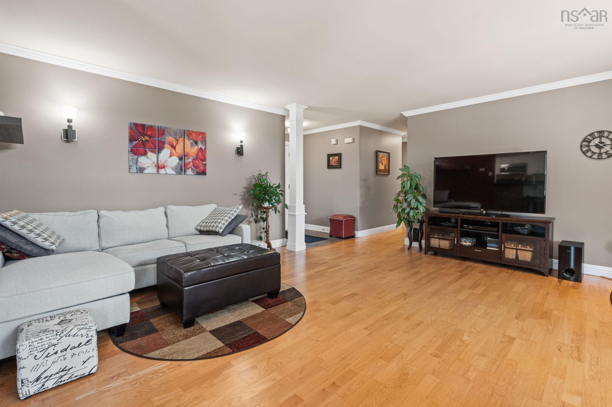 $699,900.00: 58 Longard Drive, Timberlea