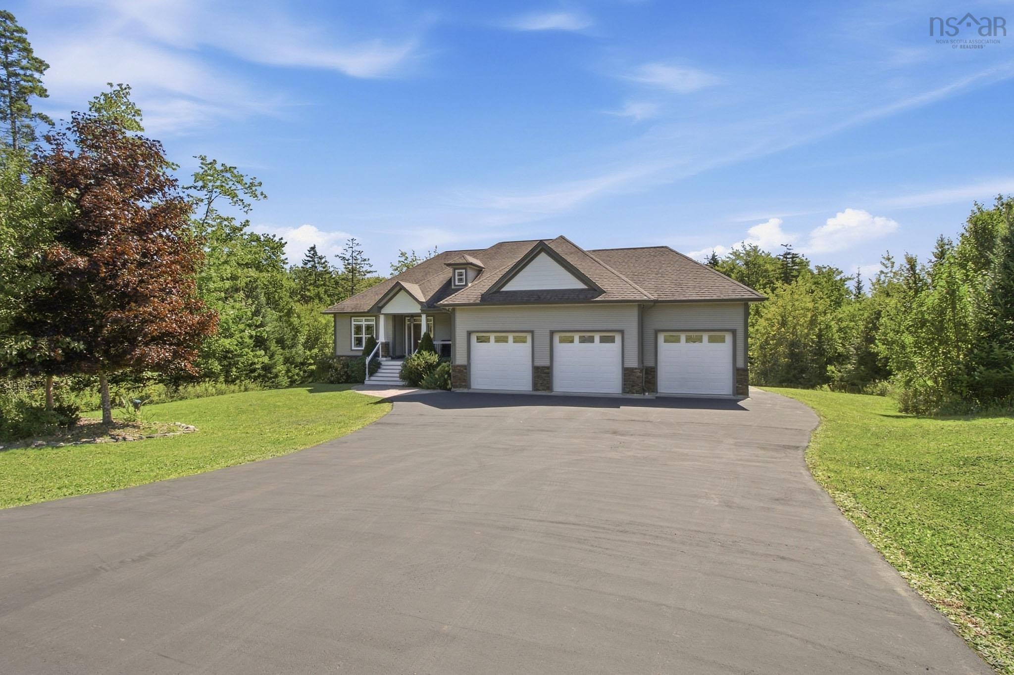 $1,099,900.00: 130 Dunsmore Drive, Fall River