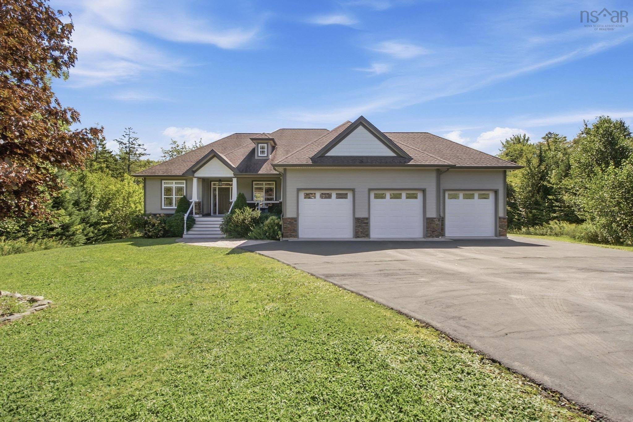 $1,099,900.00: 130 Dunsmore Drive, Fall River