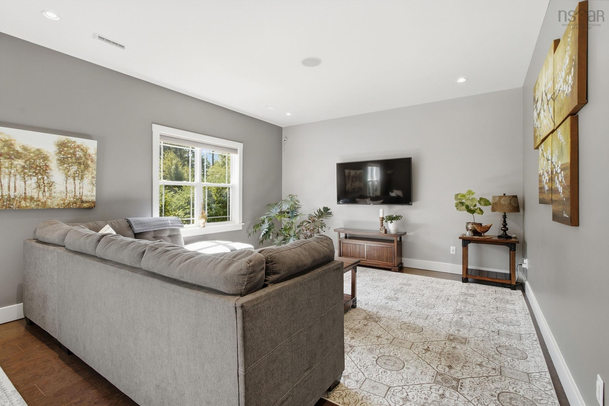 $1,099,900.00: 130 Dunsmore Drive, Fall River