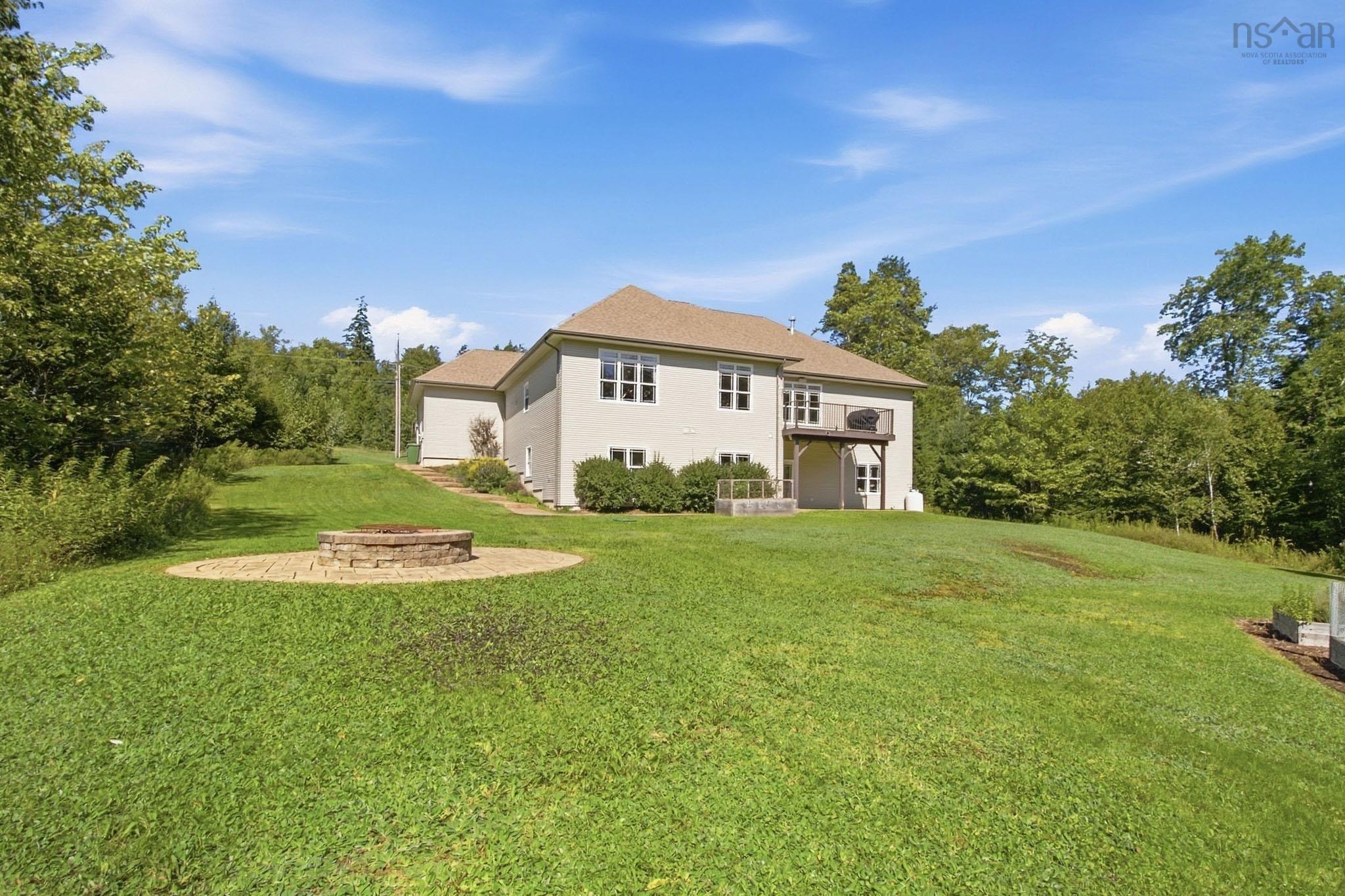 $1,099,900.00: 130 Dunsmore Drive, Fall River
