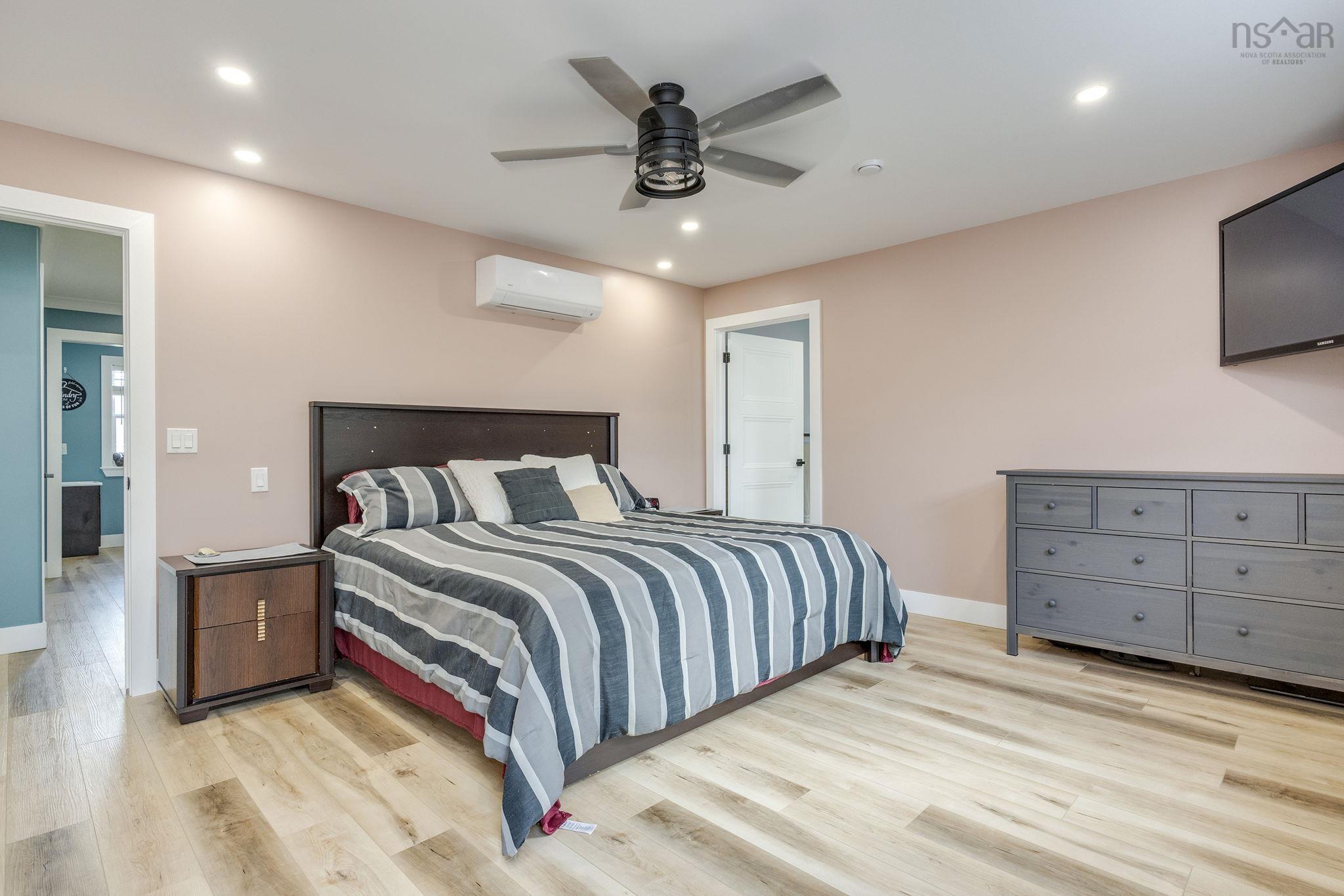 $689,000.00: 44 Acorn Lane, Kingston