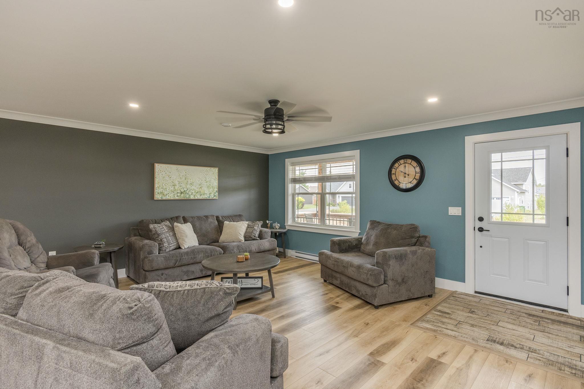 $689,000.00: 44 Acorn Lane, Kingston