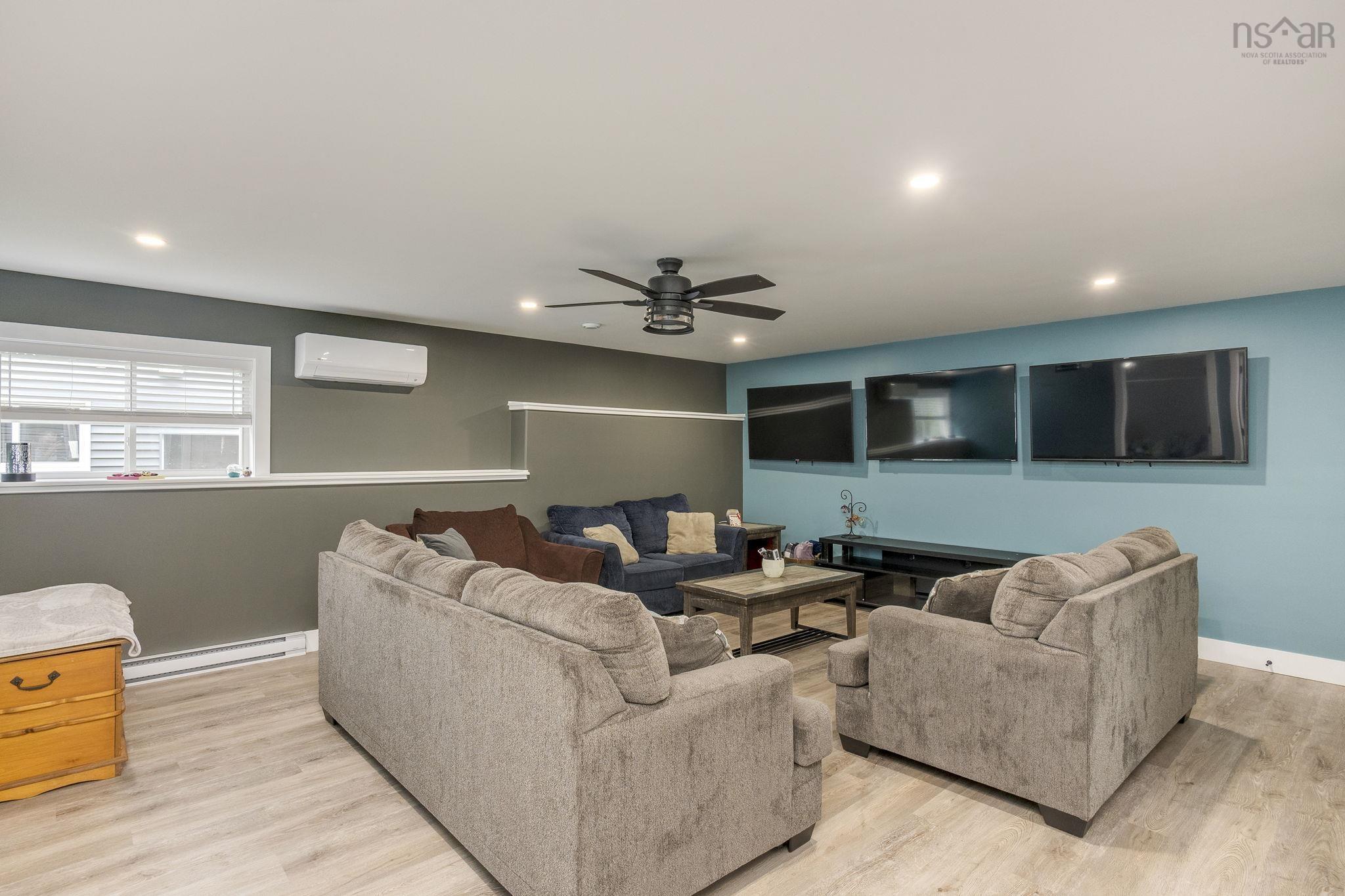 $689,000.00: 44 Acorn Lane, Kingston