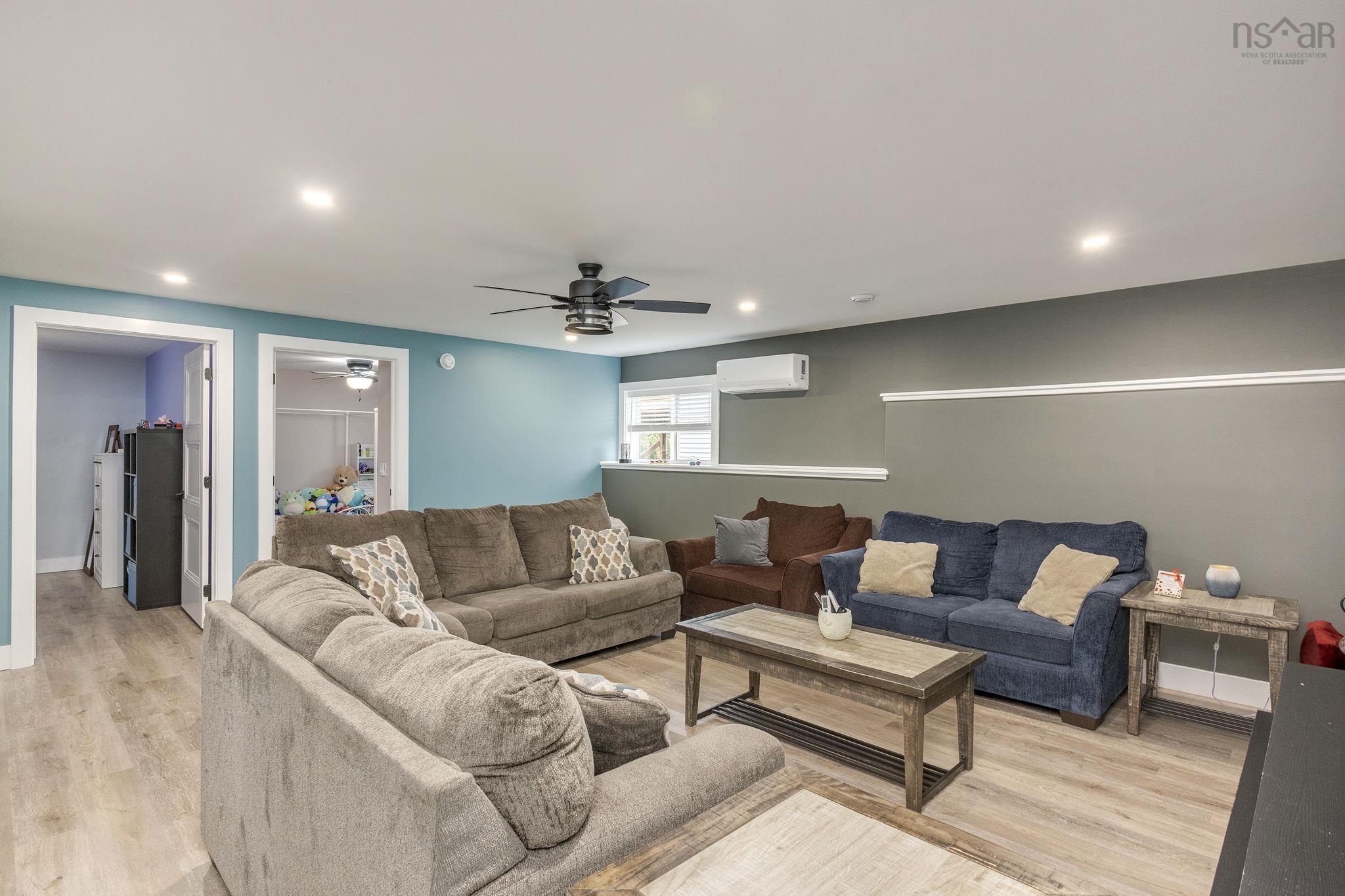 $689,000.00: 44 Acorn Lane, Kingston