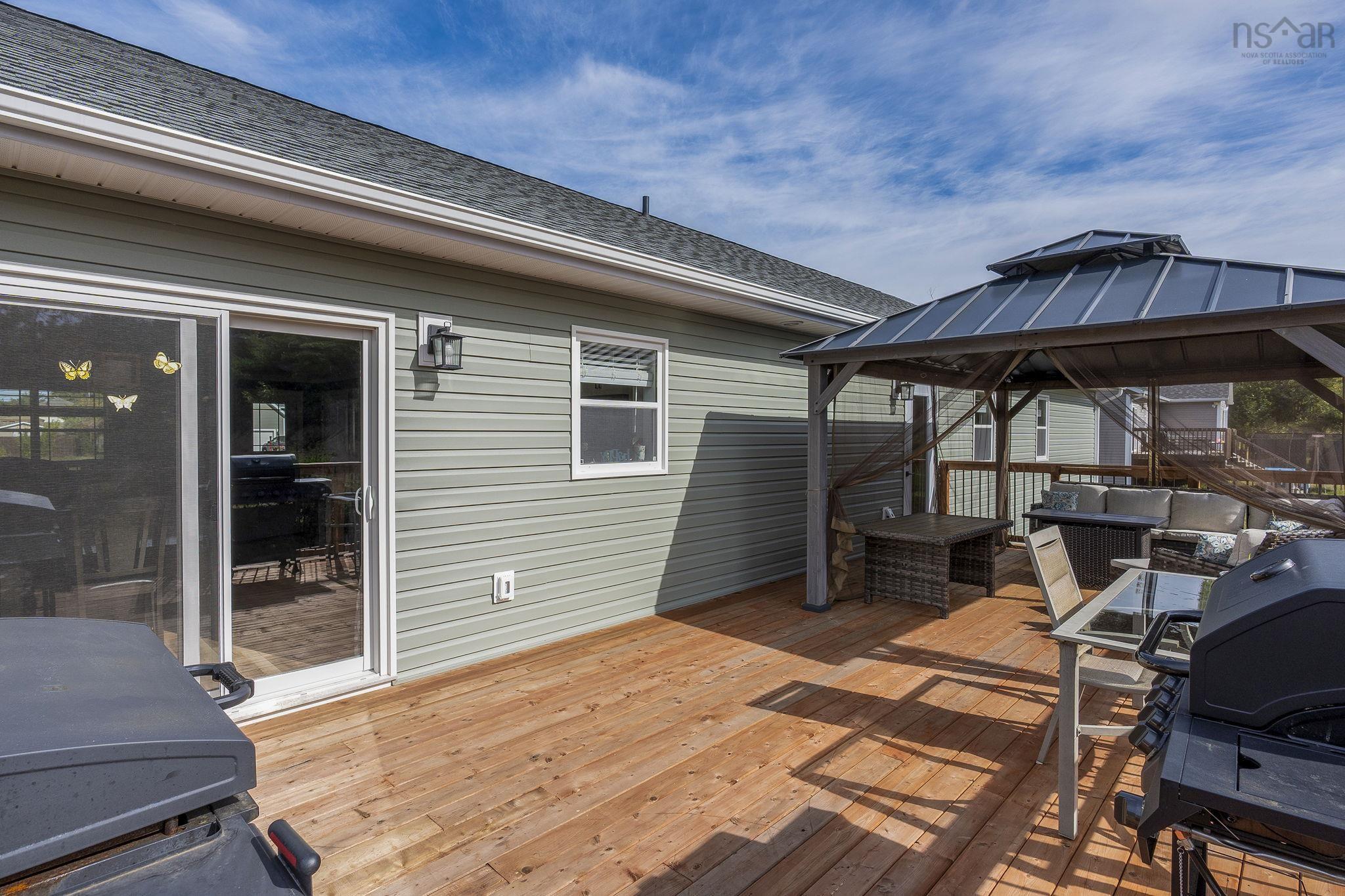 $689,000.00: 44 Acorn Lane, Kingston
