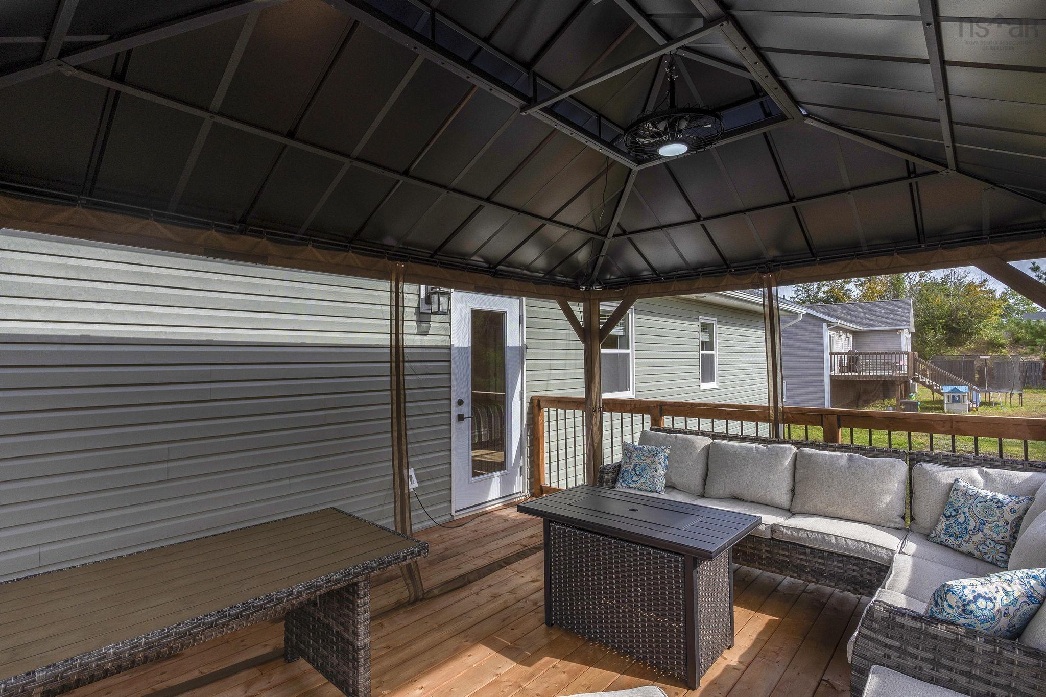 $689,000.00: 44 Acorn Lane, Kingston