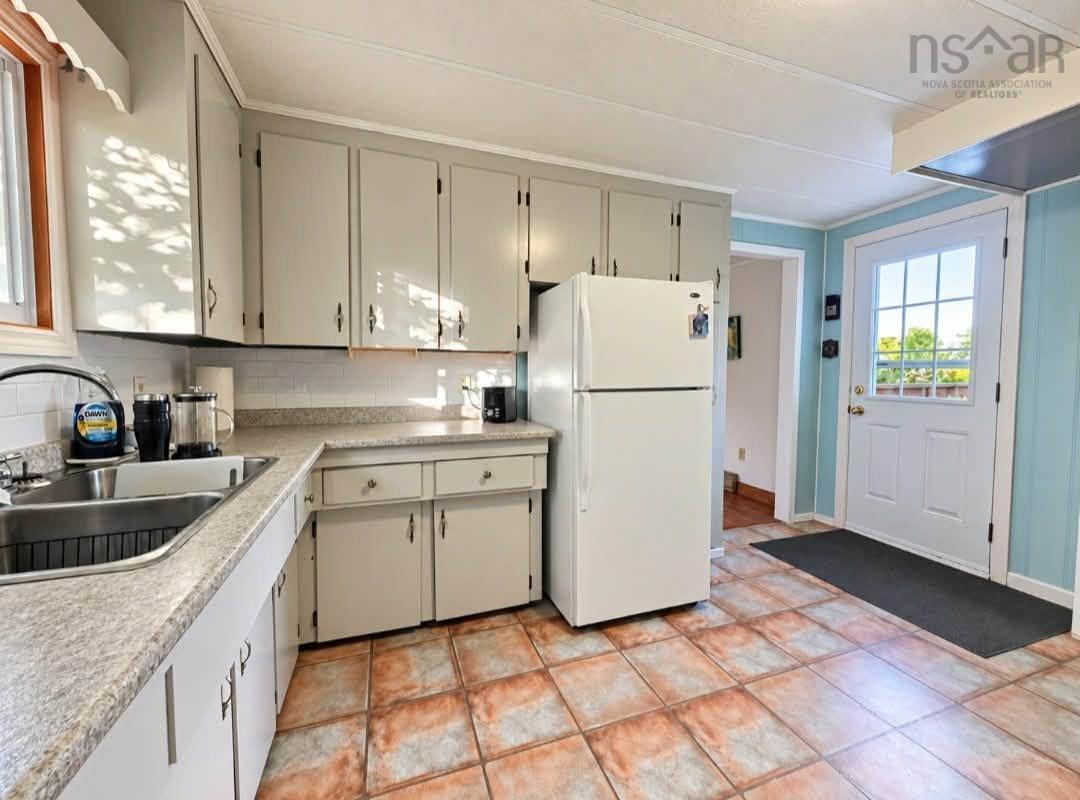 $224,500.00: 469 311 Highway, North River