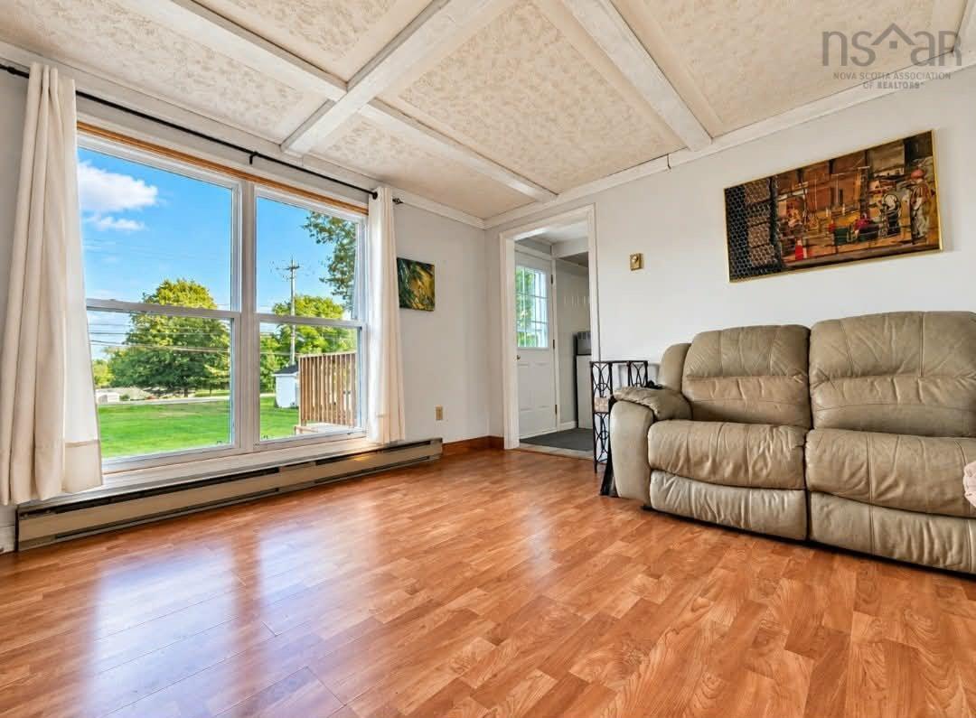 $224,500.00: 469 311 Highway, North River