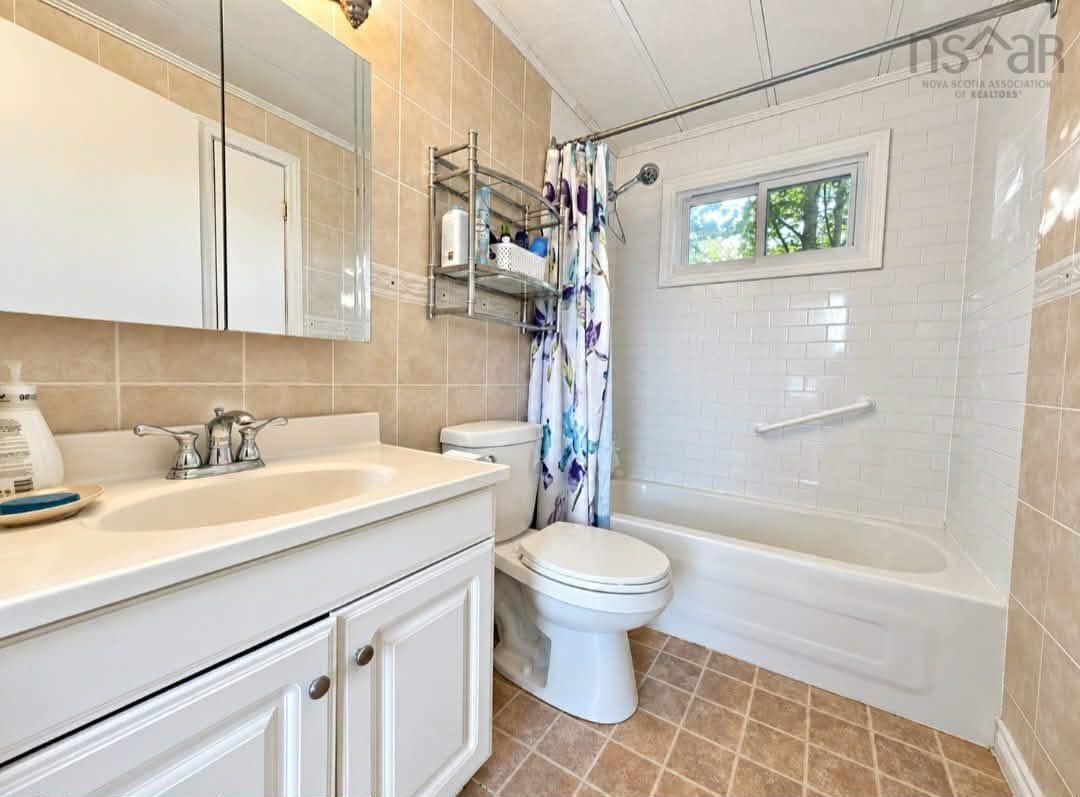 $224,500.00: 469 311 Highway, North River