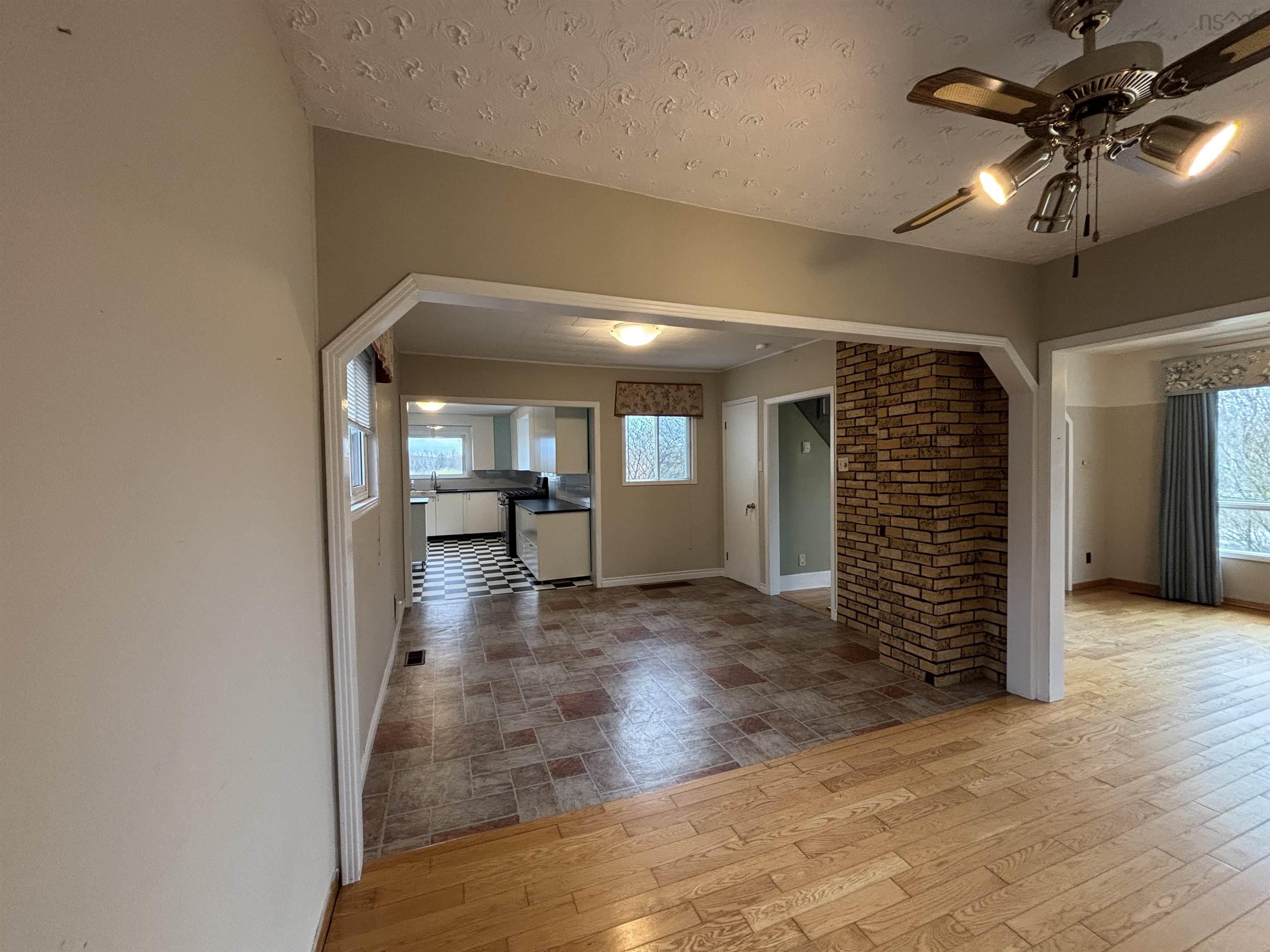 $499,900.00: 700 Farmington Road, Farmington