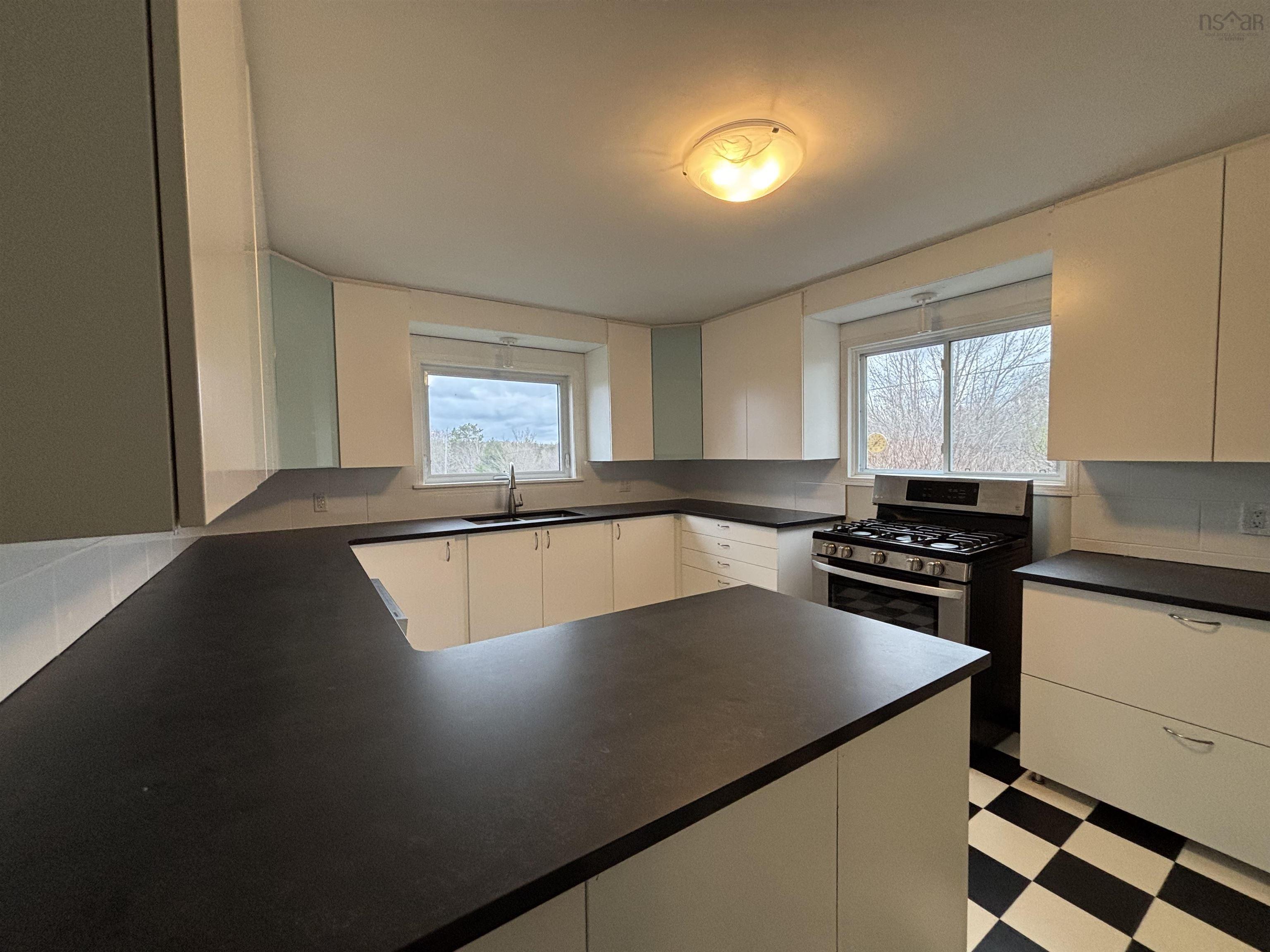 $499,900.00: 700 Farmington Road, Farmington
