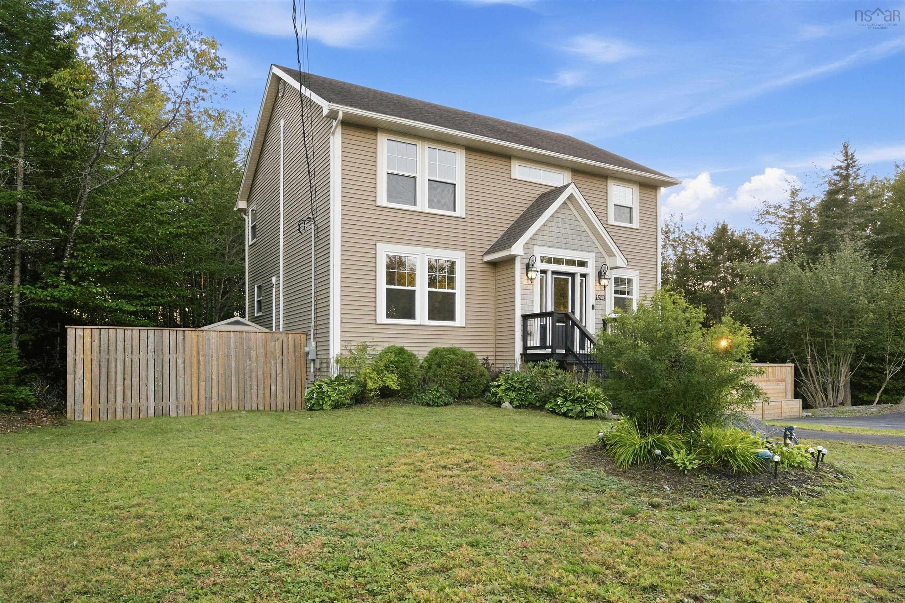 $714,900.00: 1523 White Hills Run, Hammonds Plains