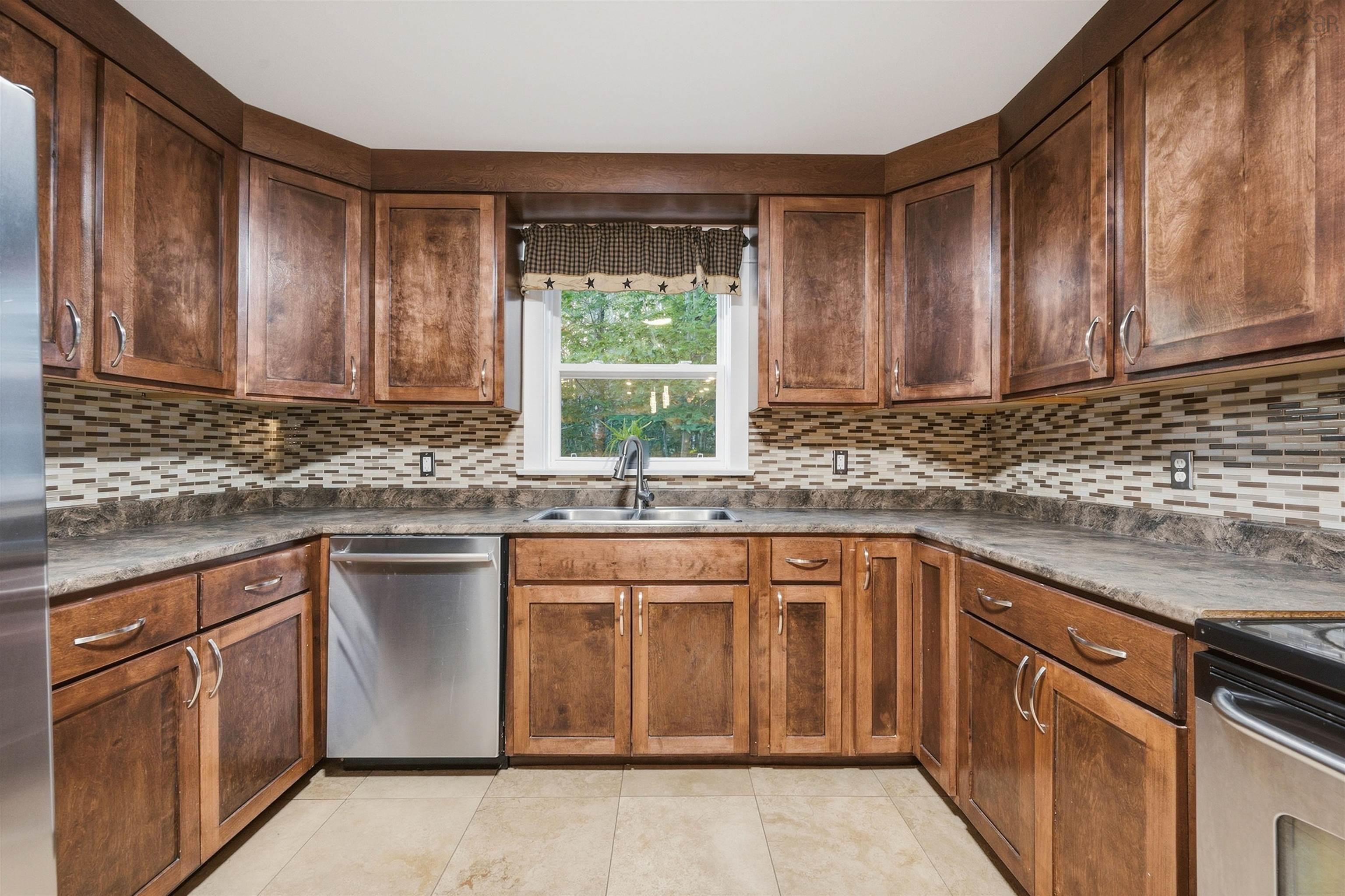 $714,900.00: 1523 White Hills Run, Hammonds Plains