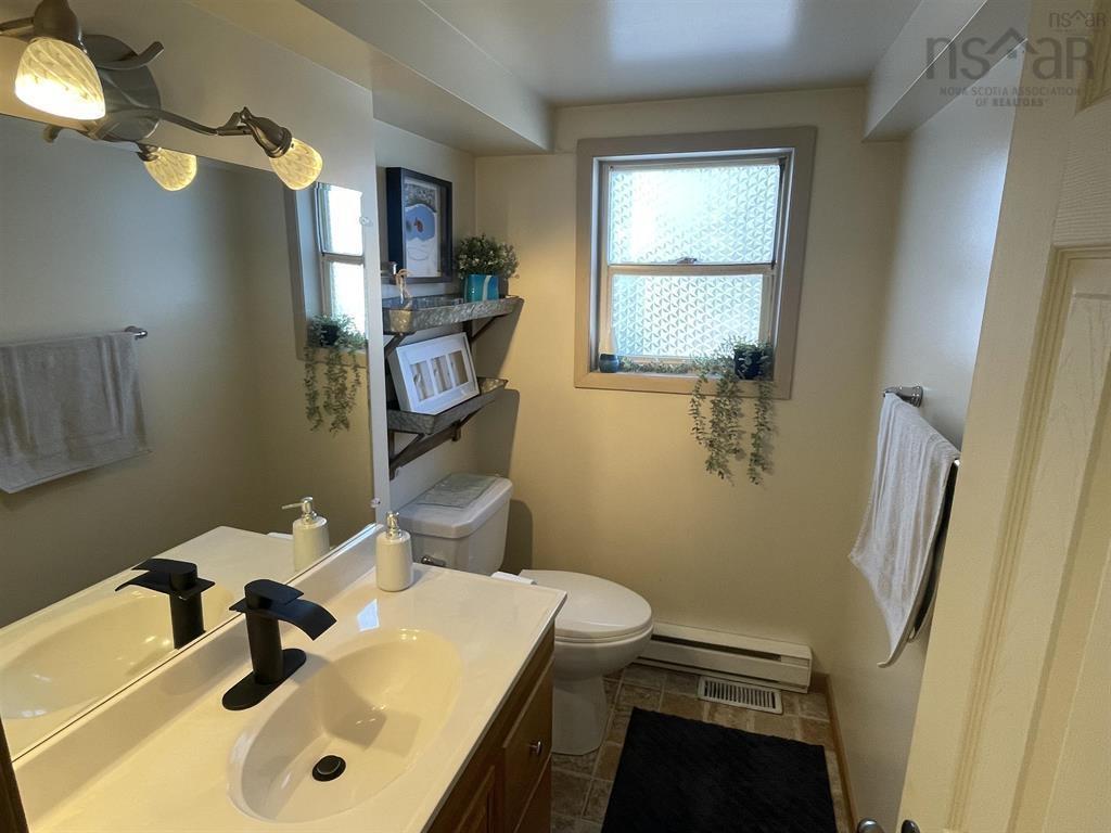 $184,900.00: 27 Descousse-Cap La Ronde Road, D