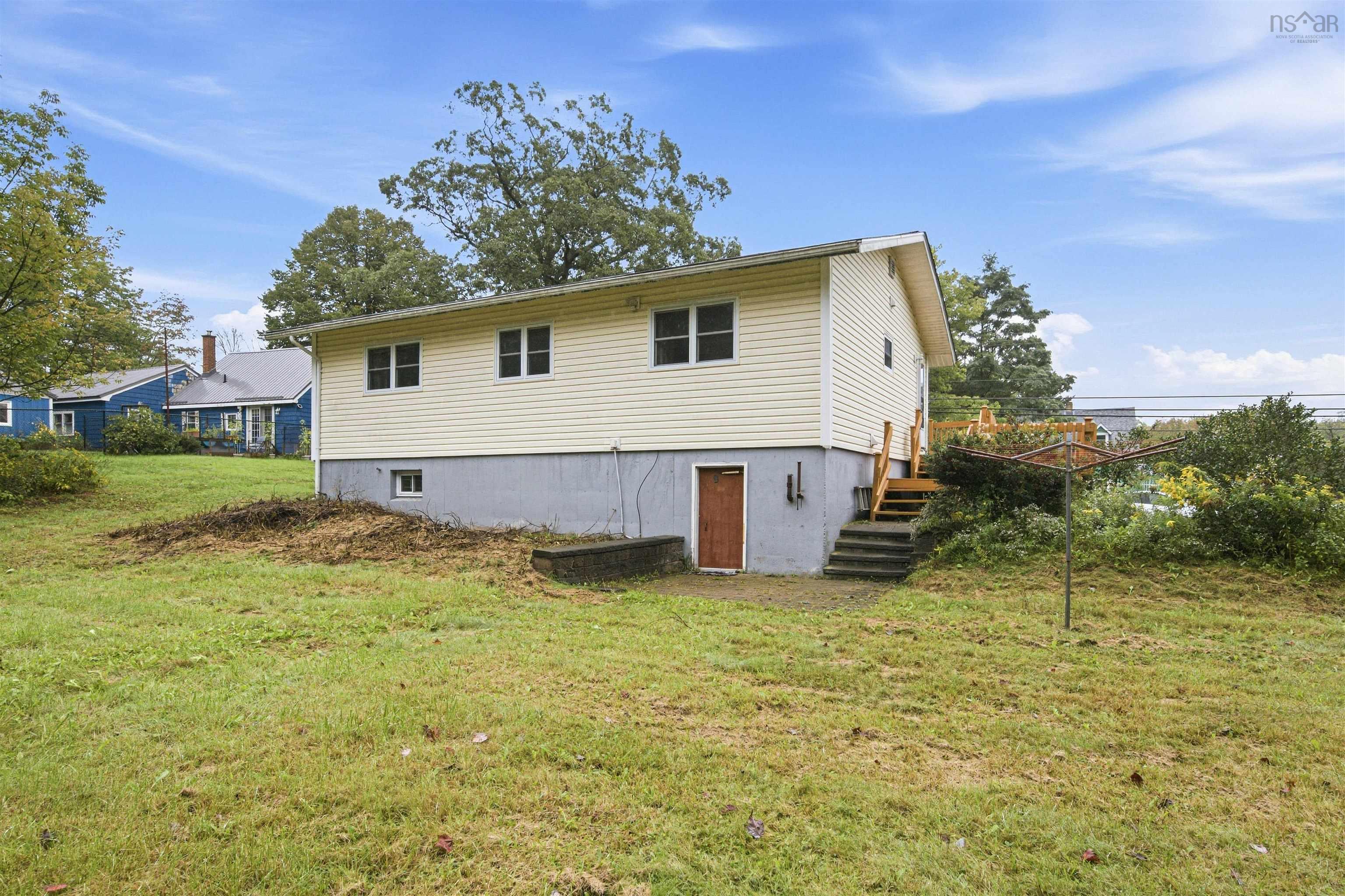 $374,900.00: 196 Lake Major Road, Westphal
